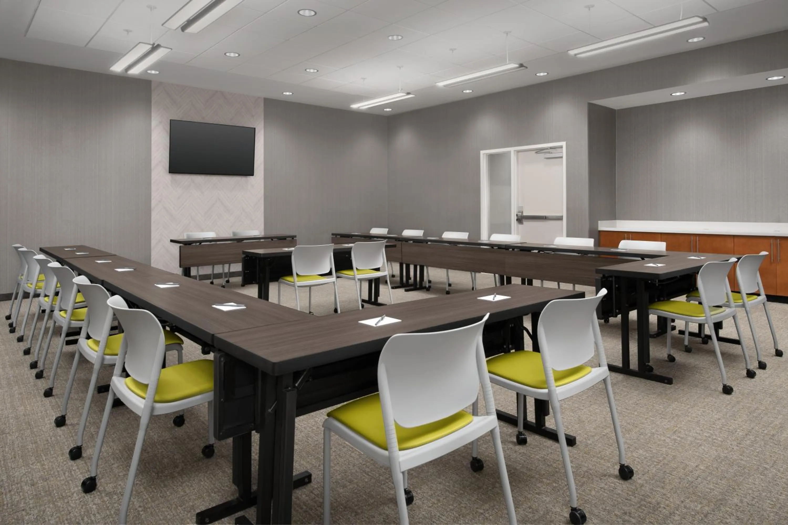 Meeting/conference room in SpringHill Suites by Marriott Fayetteville I-95