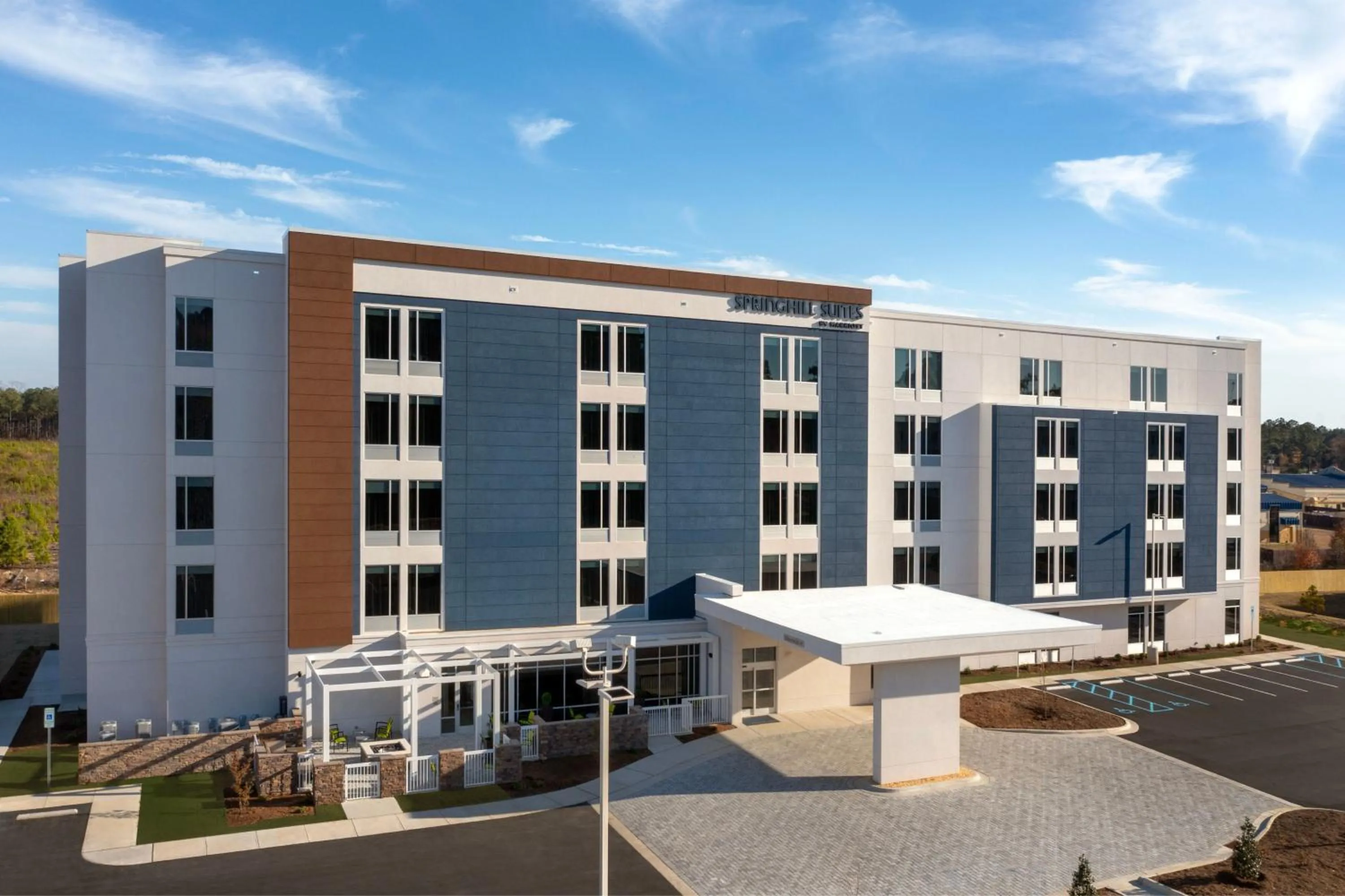 Property building in SpringHill Suites by Marriott Fayetteville I-95