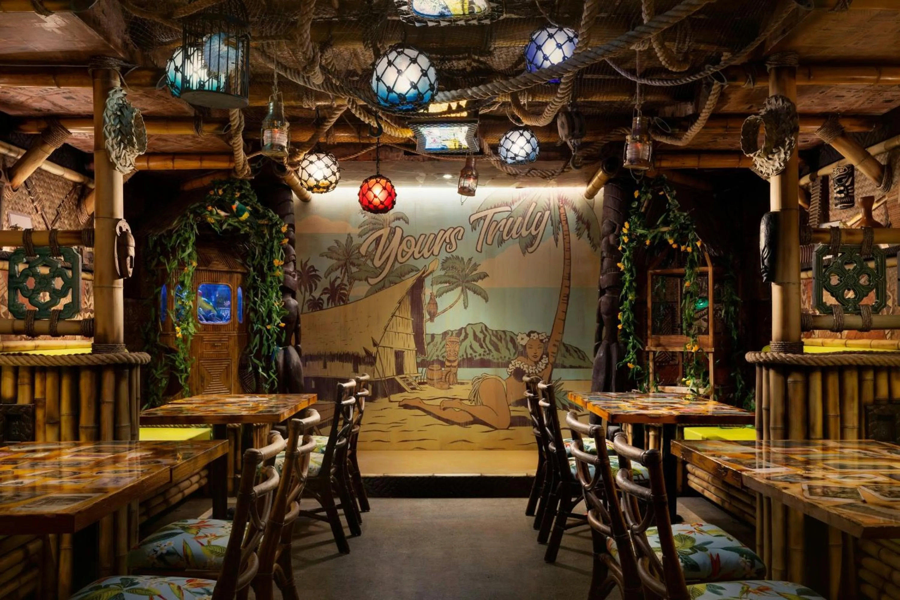 Restaurant/places to eat in AC Hotel by Marriott Honolulu