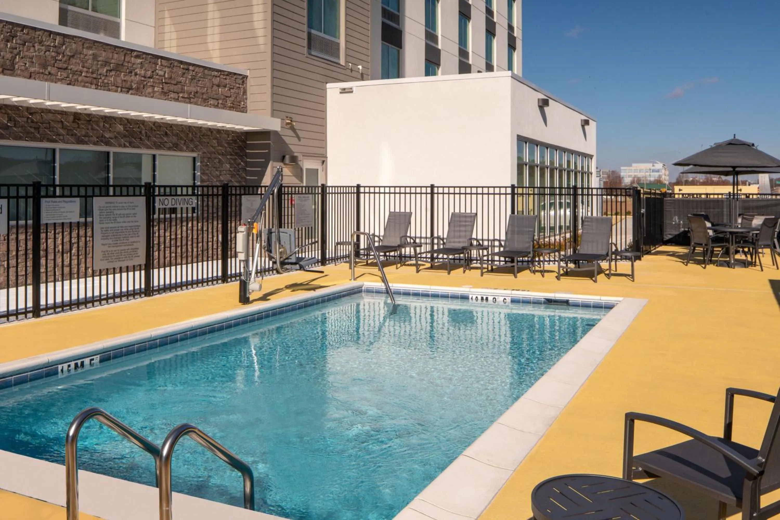 Swimming pool in Fairfield by Marriott Inn & Suites Huntsville Redstone Gateway