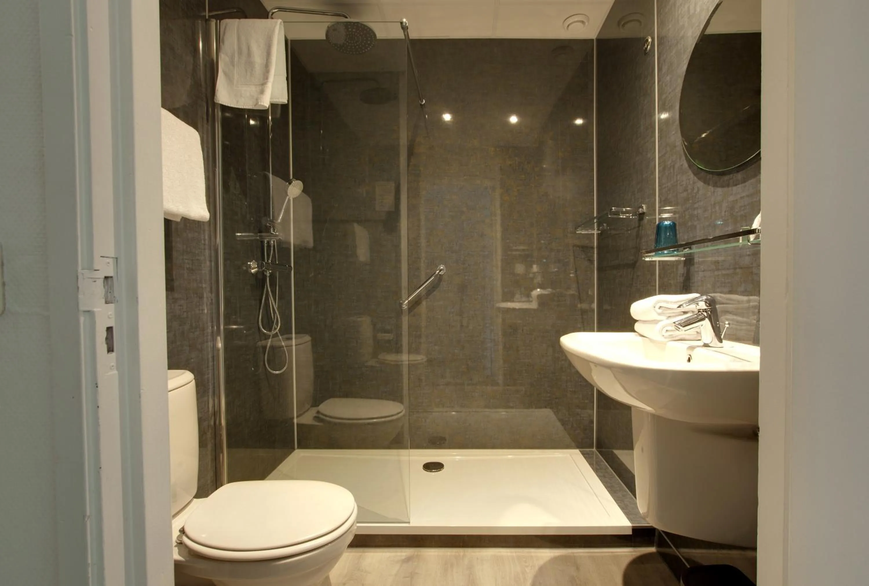 Bathroom in Boetiek Hotel BonAparte Lochem