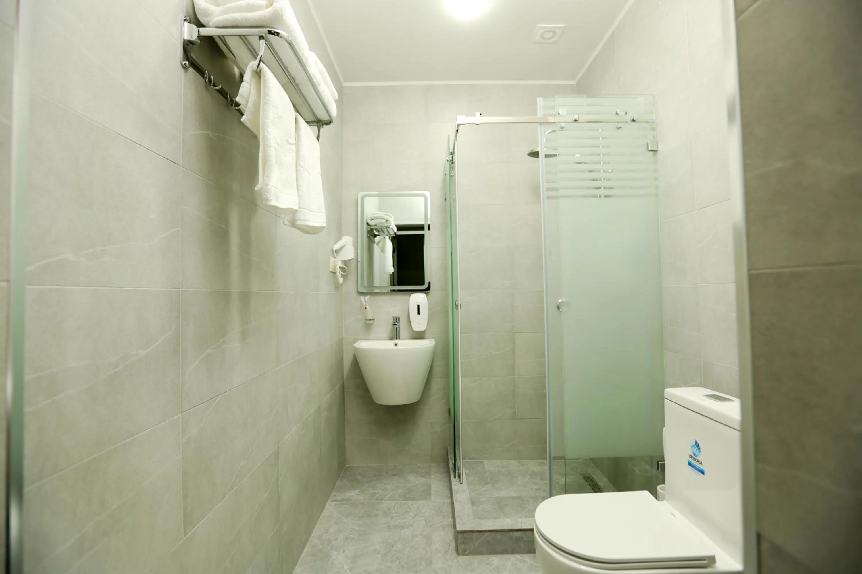 Shower in Parklane Hotel