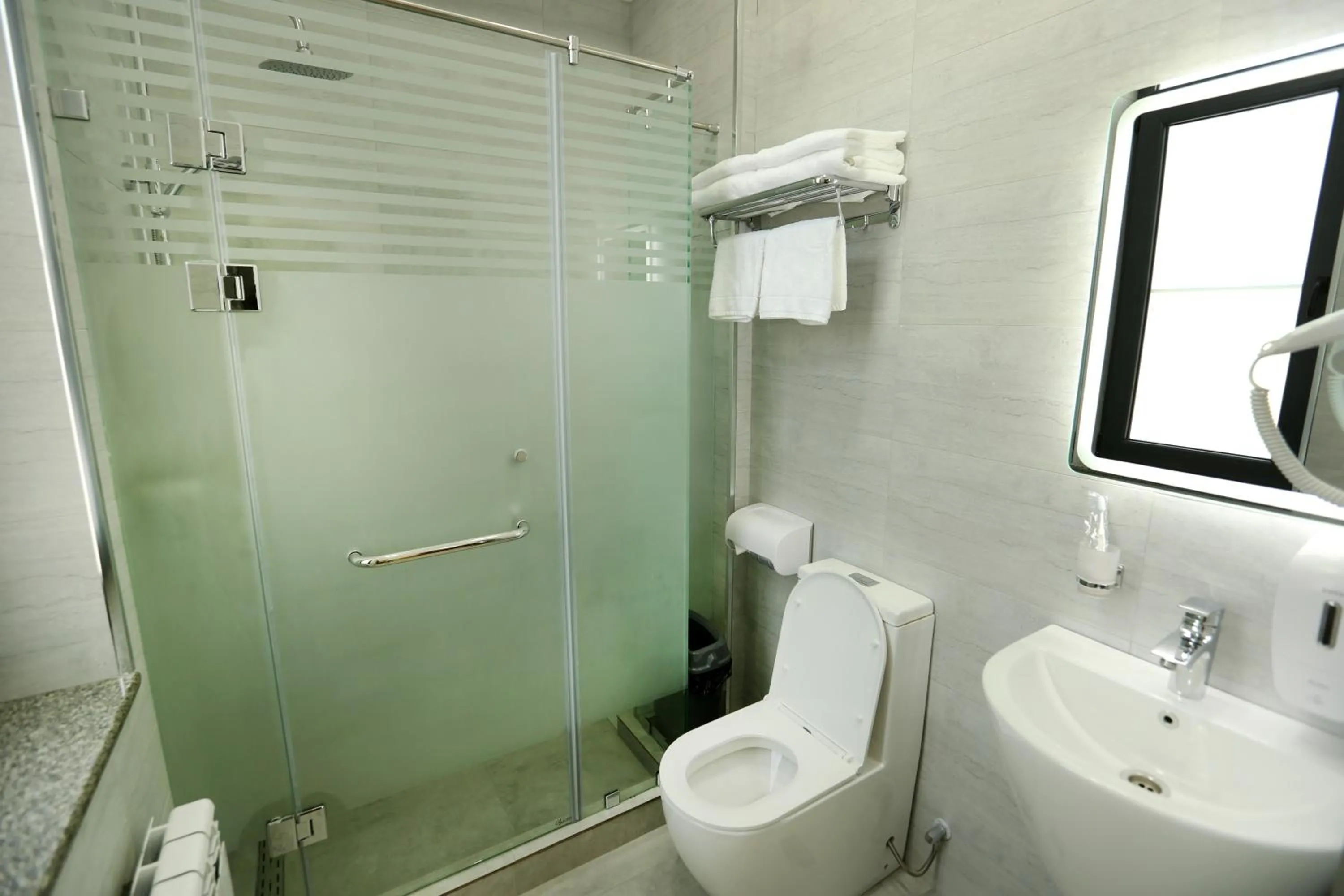 Shower in Parklane Hotel