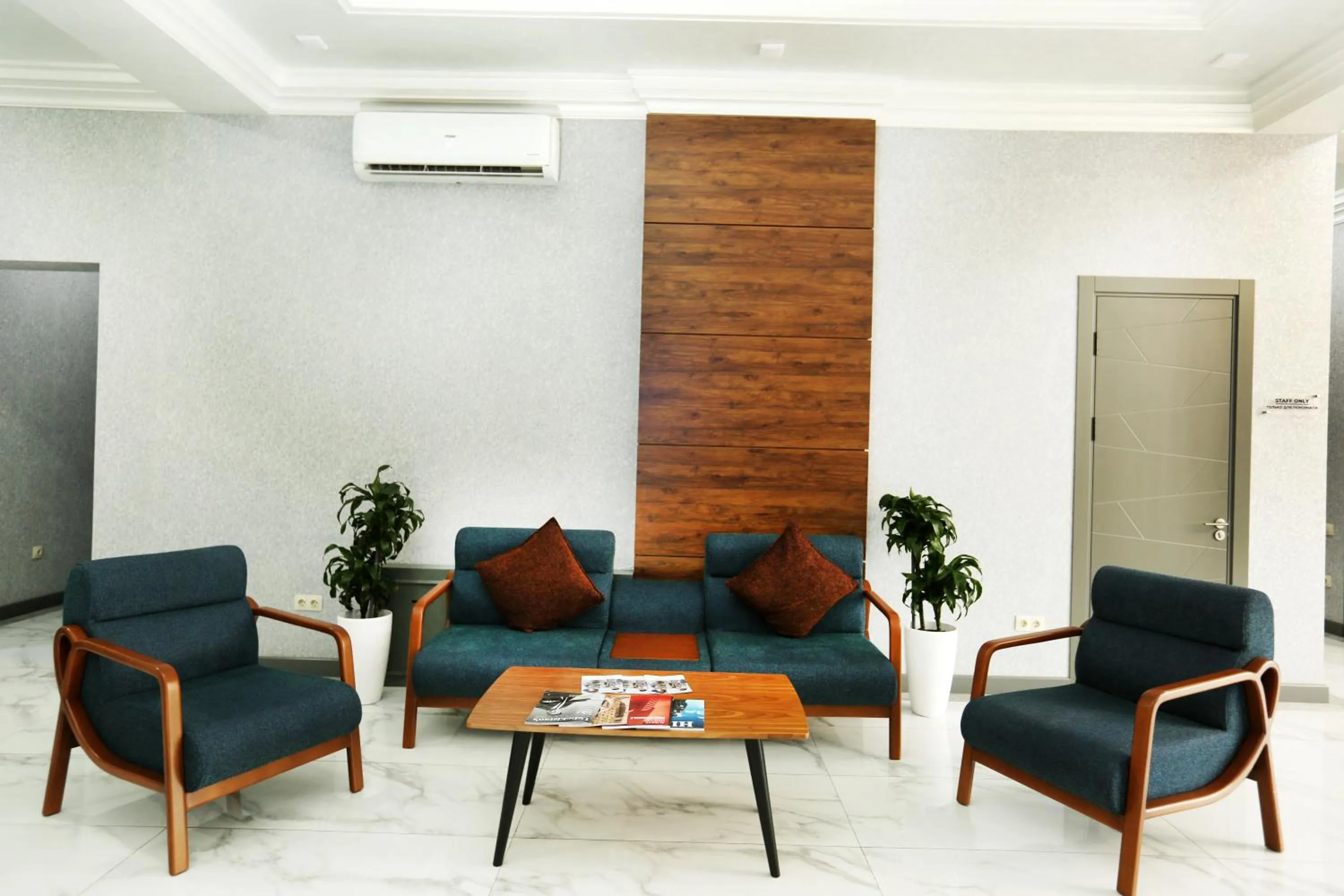 Seating area in Parklane Hotel