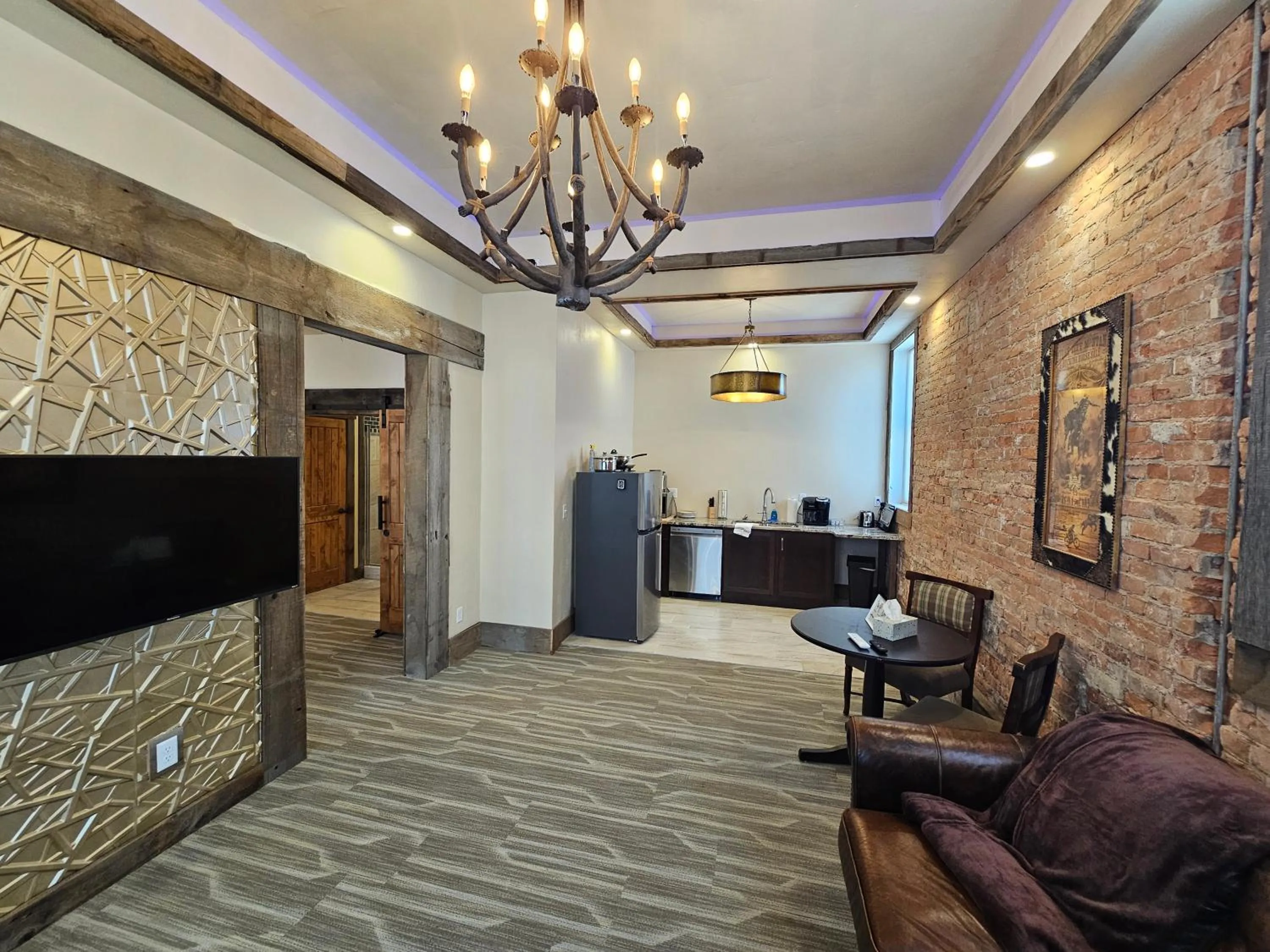 Eaglescape Suites and Event Center