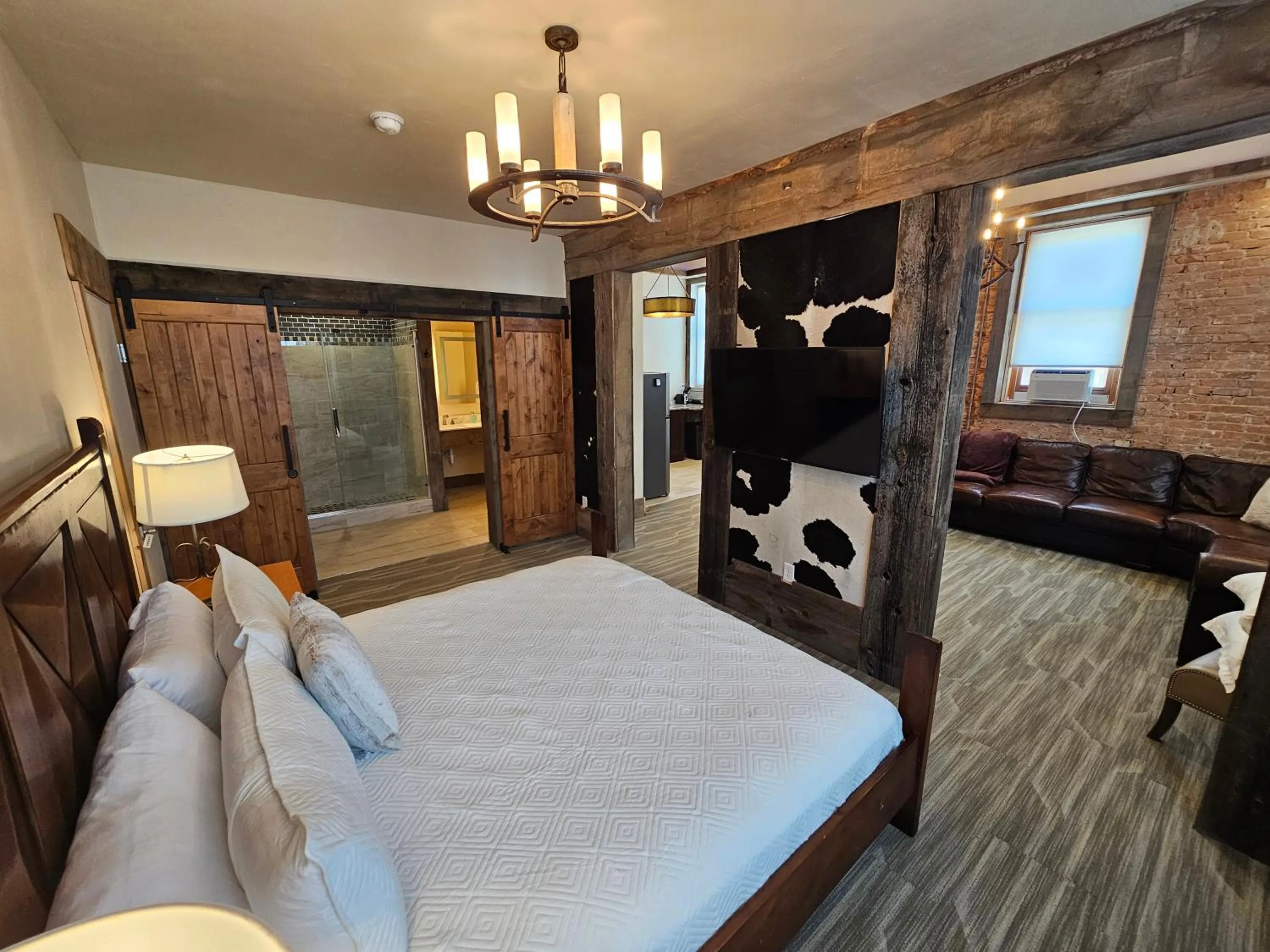 Bed in Eaglescape Suites and Event Center