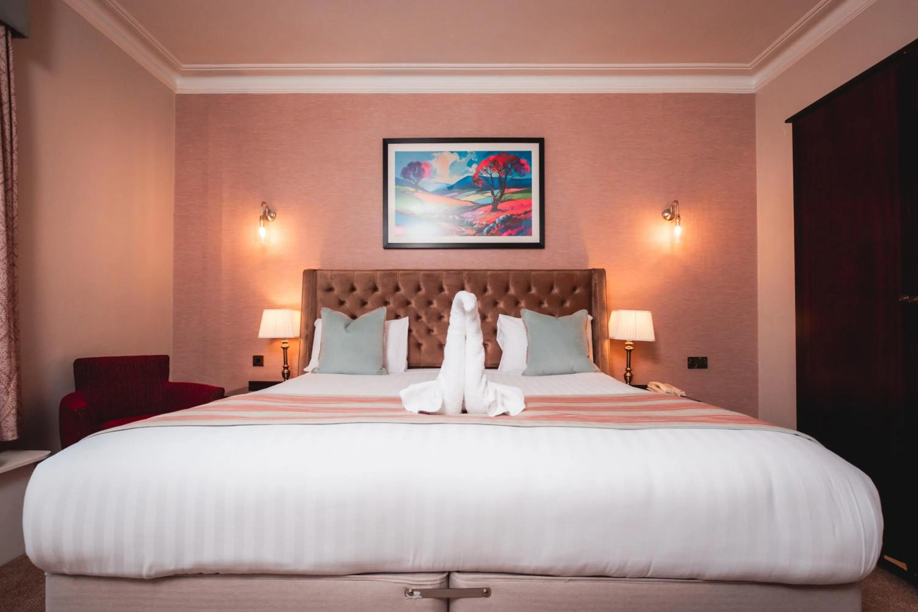 Bed in Old Swan Hotel