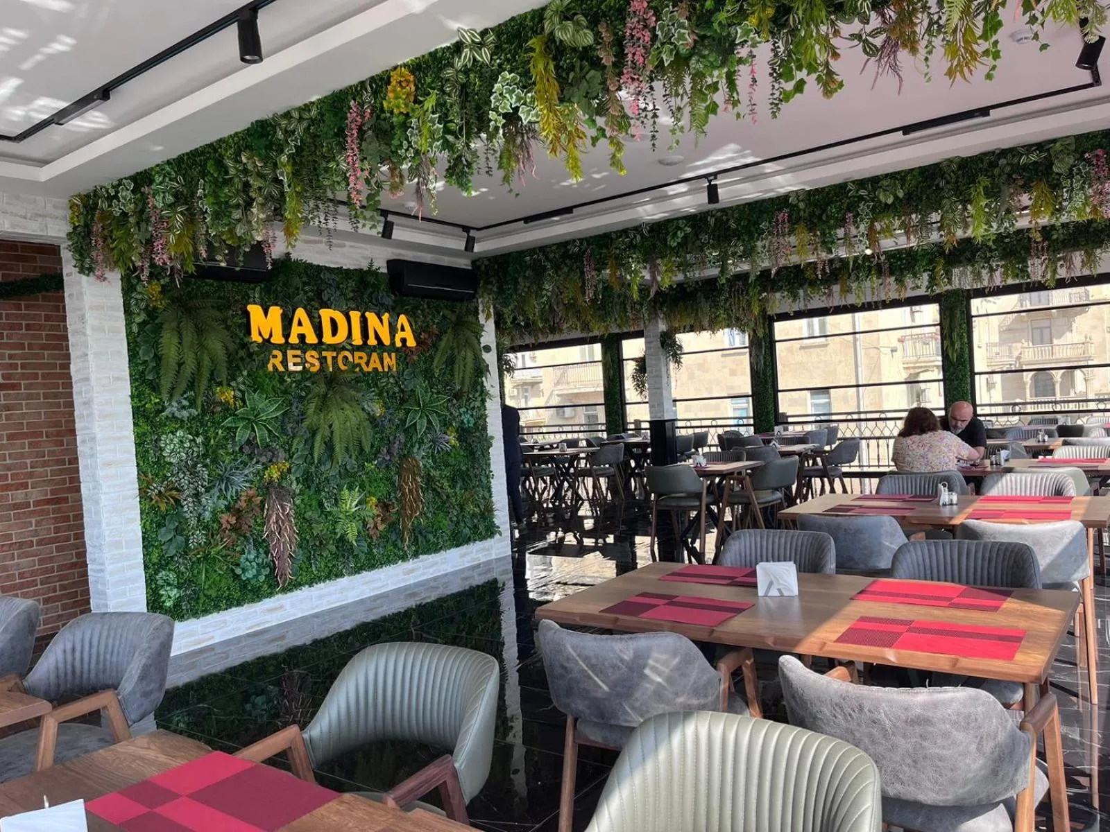 Restaurant/places to eat in Madina-ZamZam Halal Hotels Group