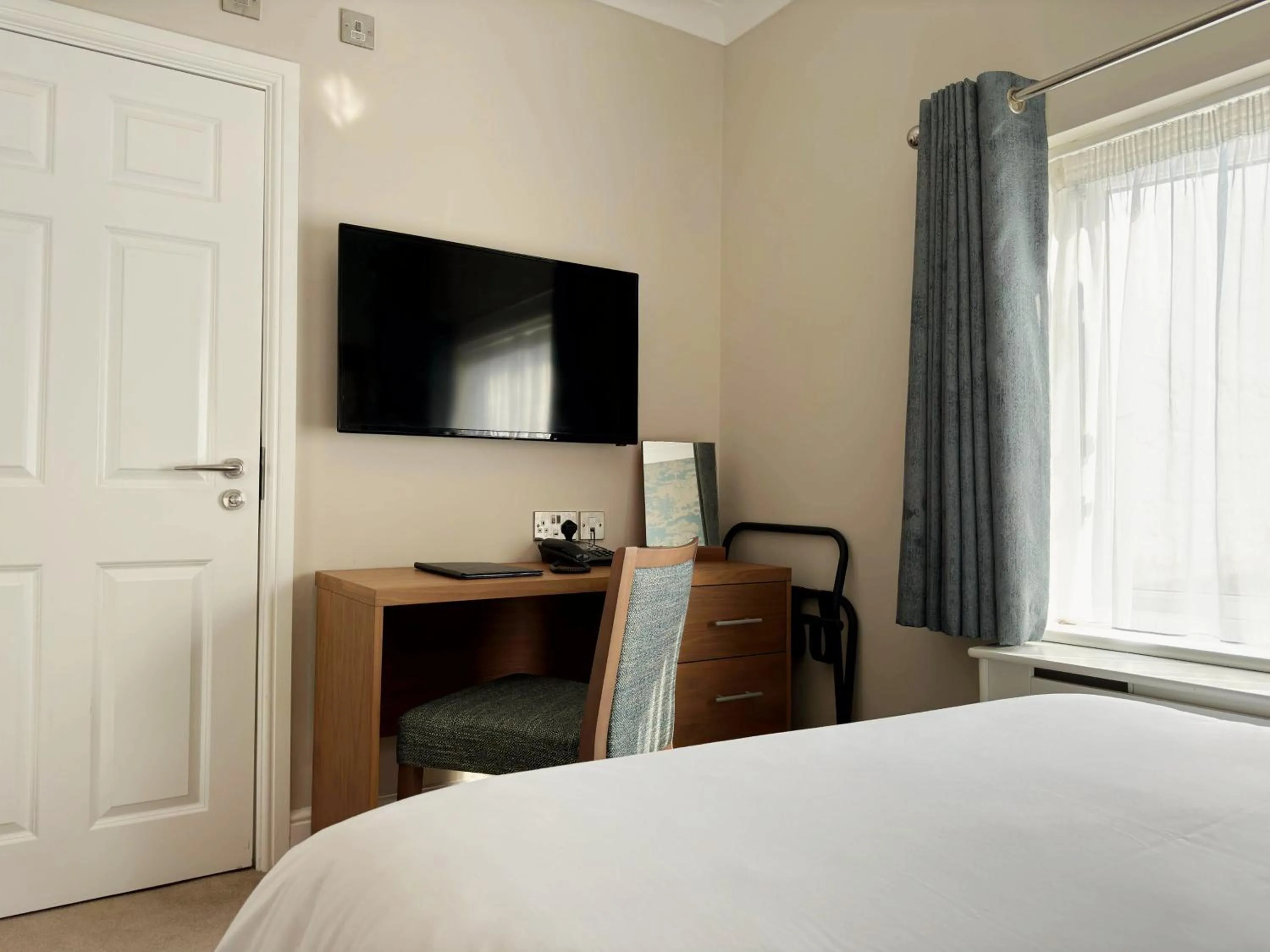 Bedroom, Bed in The Fig Tree Shanklin