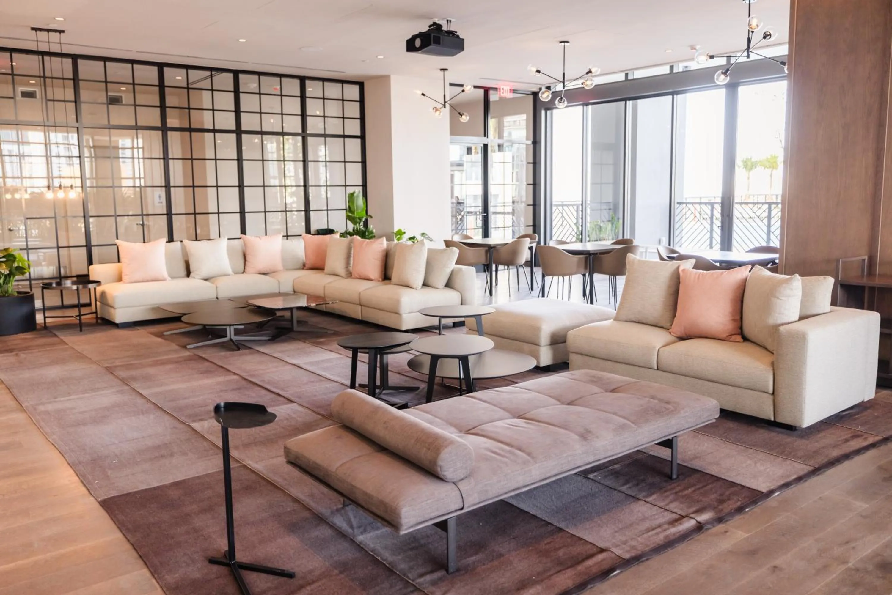 Communal lounge/ TV room in Gale Miami Hotel & Residences