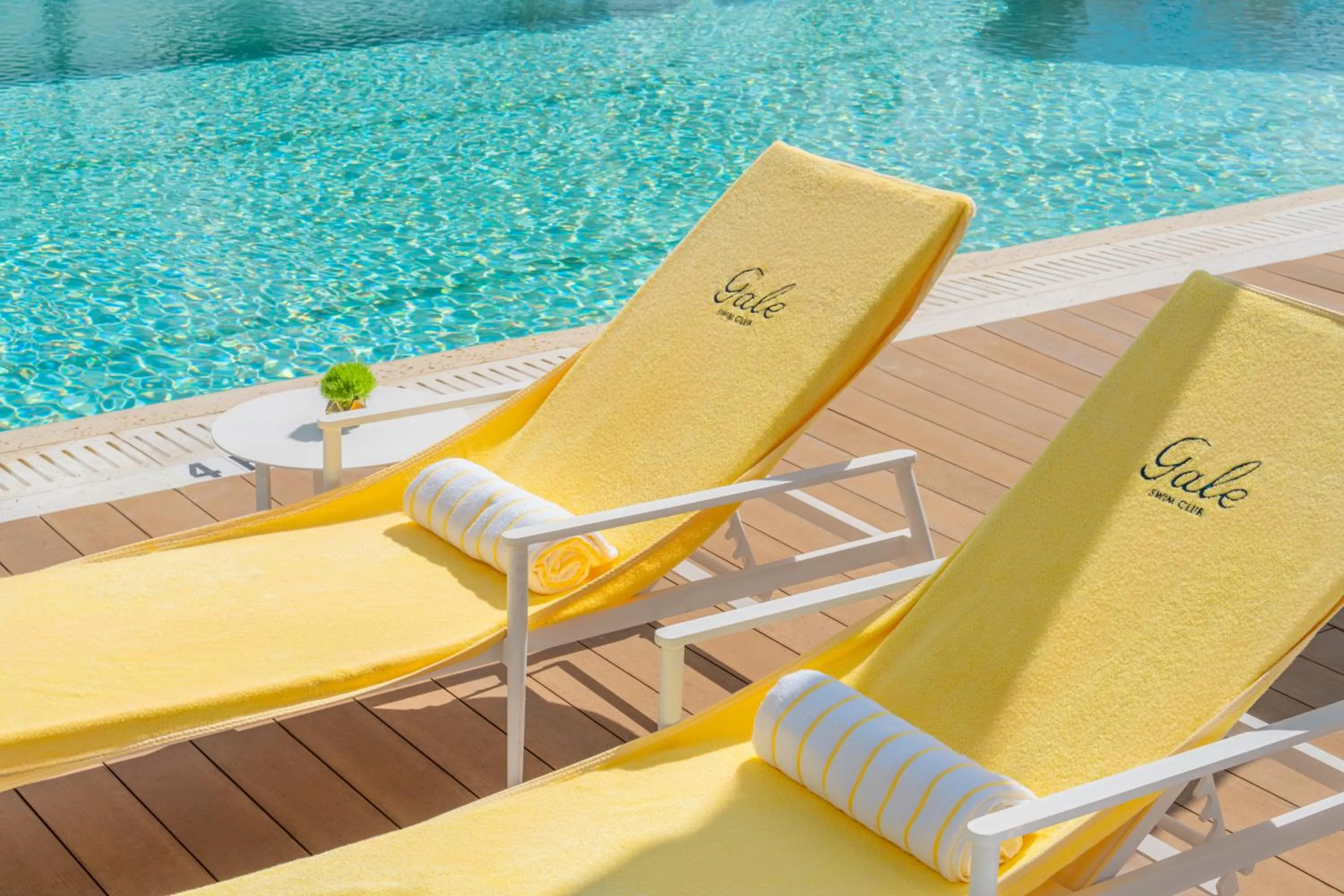 Swimming pool in Gale Miami Hotel & Residences