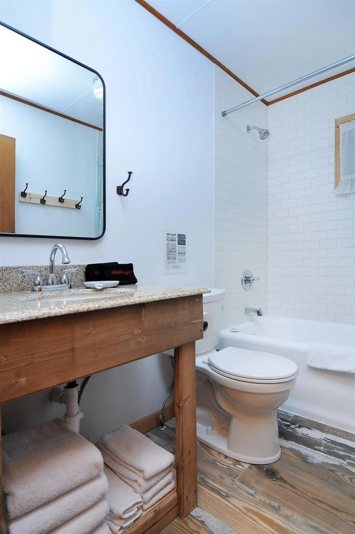 Bathroom in Vista Court Cabins & Lodge