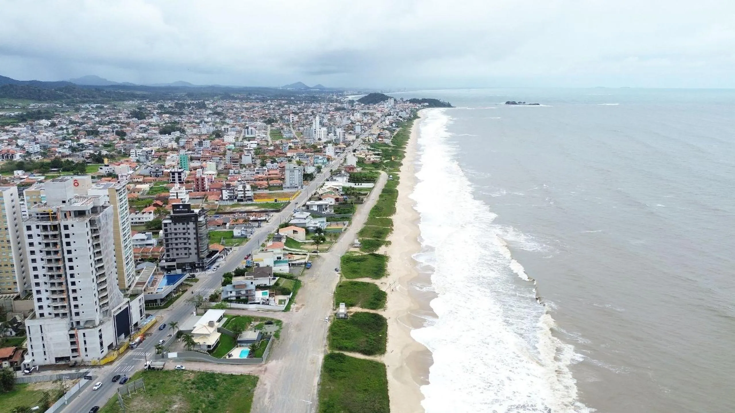 Bird's eye view in Incrível apartamento à 200m da praia