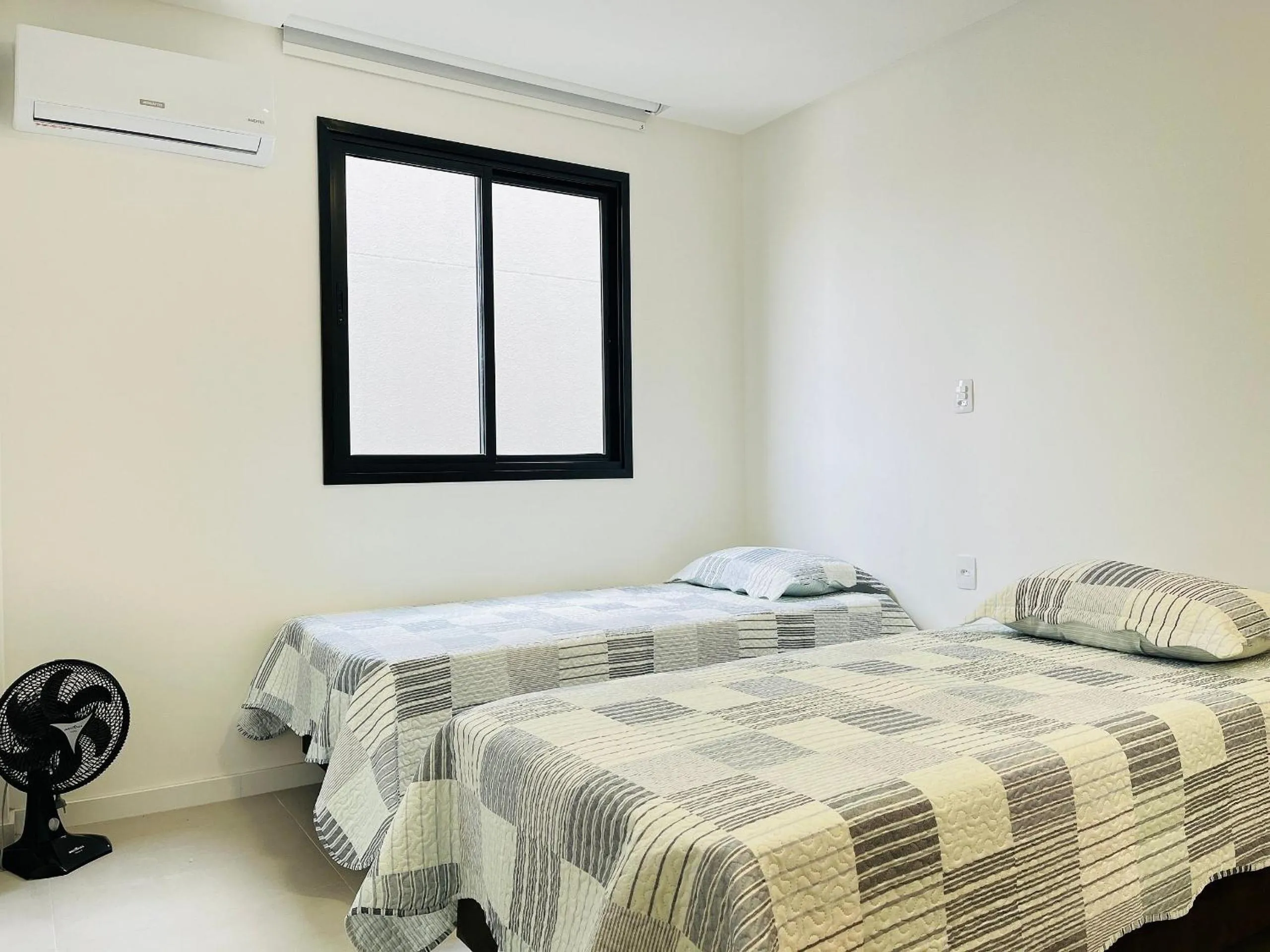 Photo of the whole room, Bed in Incrível apartamento à 200m da praia