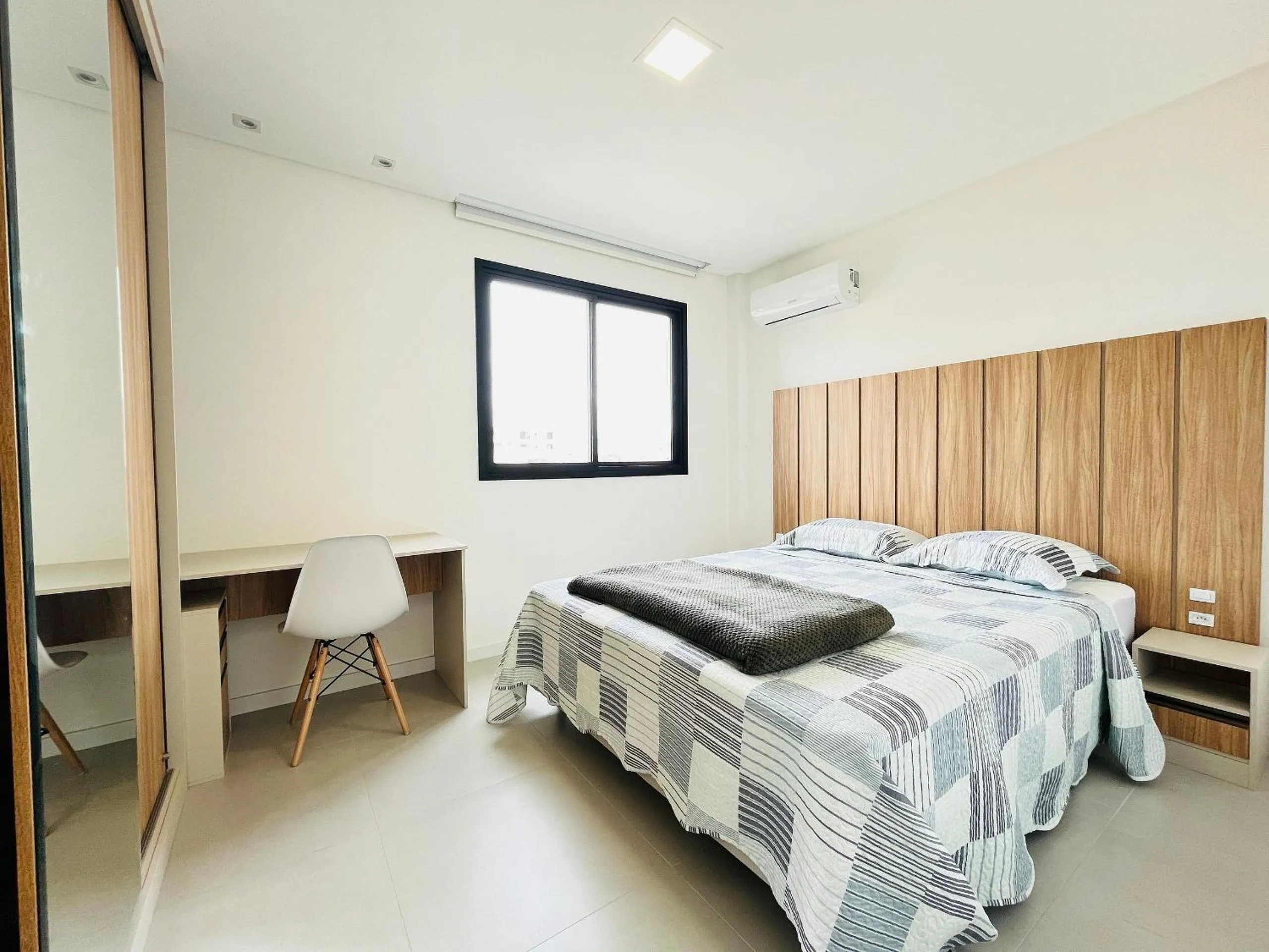 Photo of the whole room, Bed in Incrível apartamento à 200m da praia