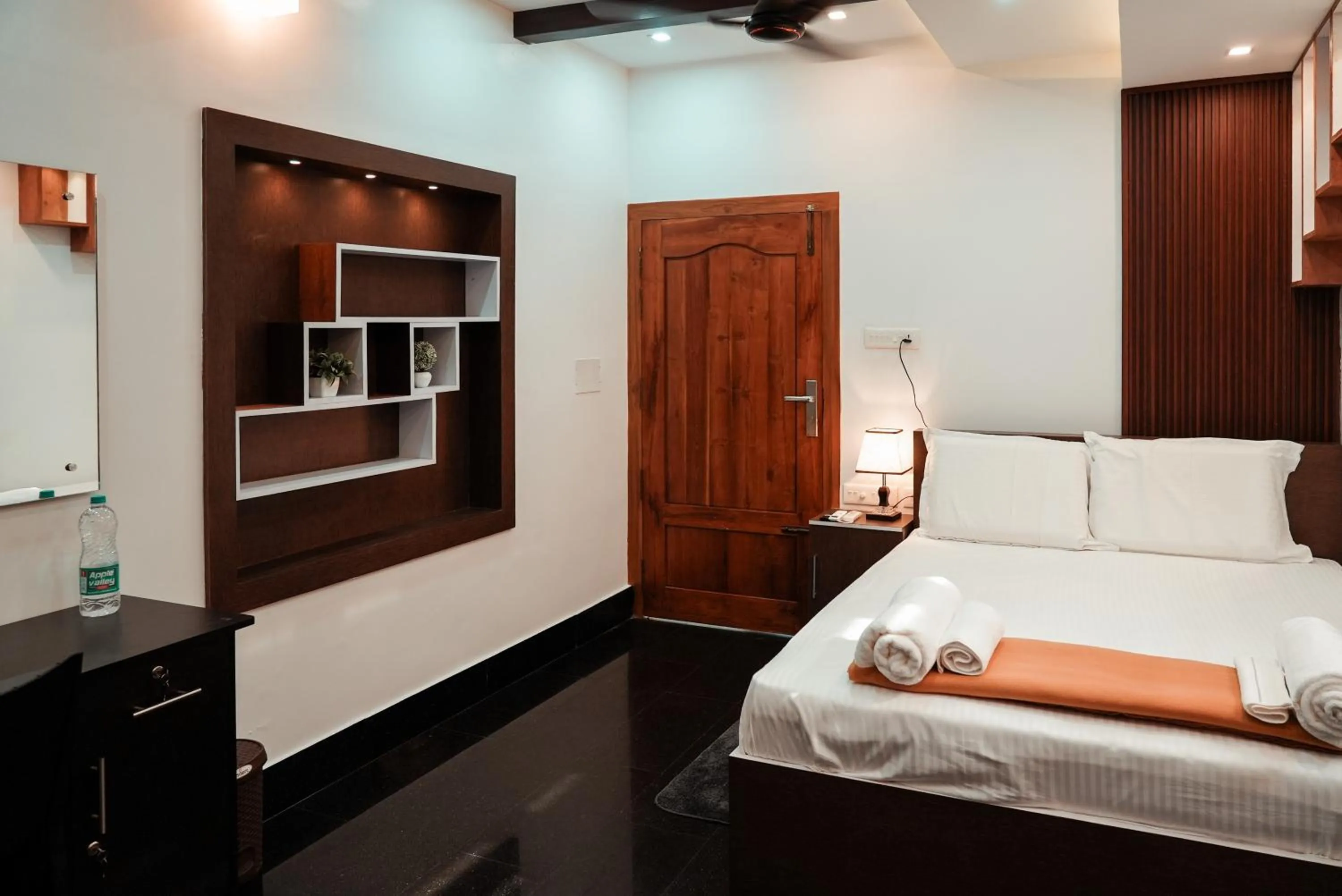 Bed in Kalloos Island Backwater Resort