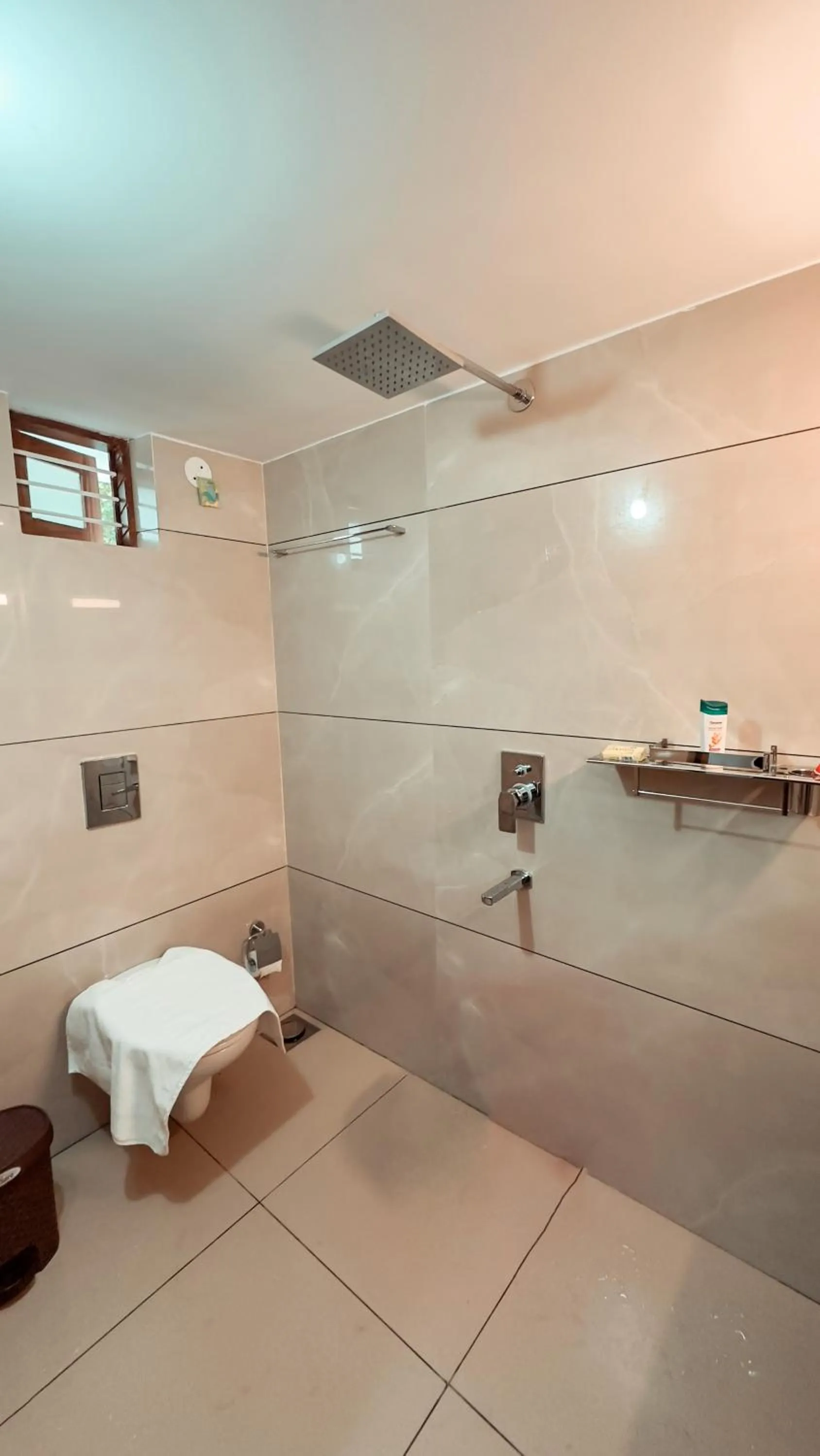 Shower in Kalloos Island Backwater Resort