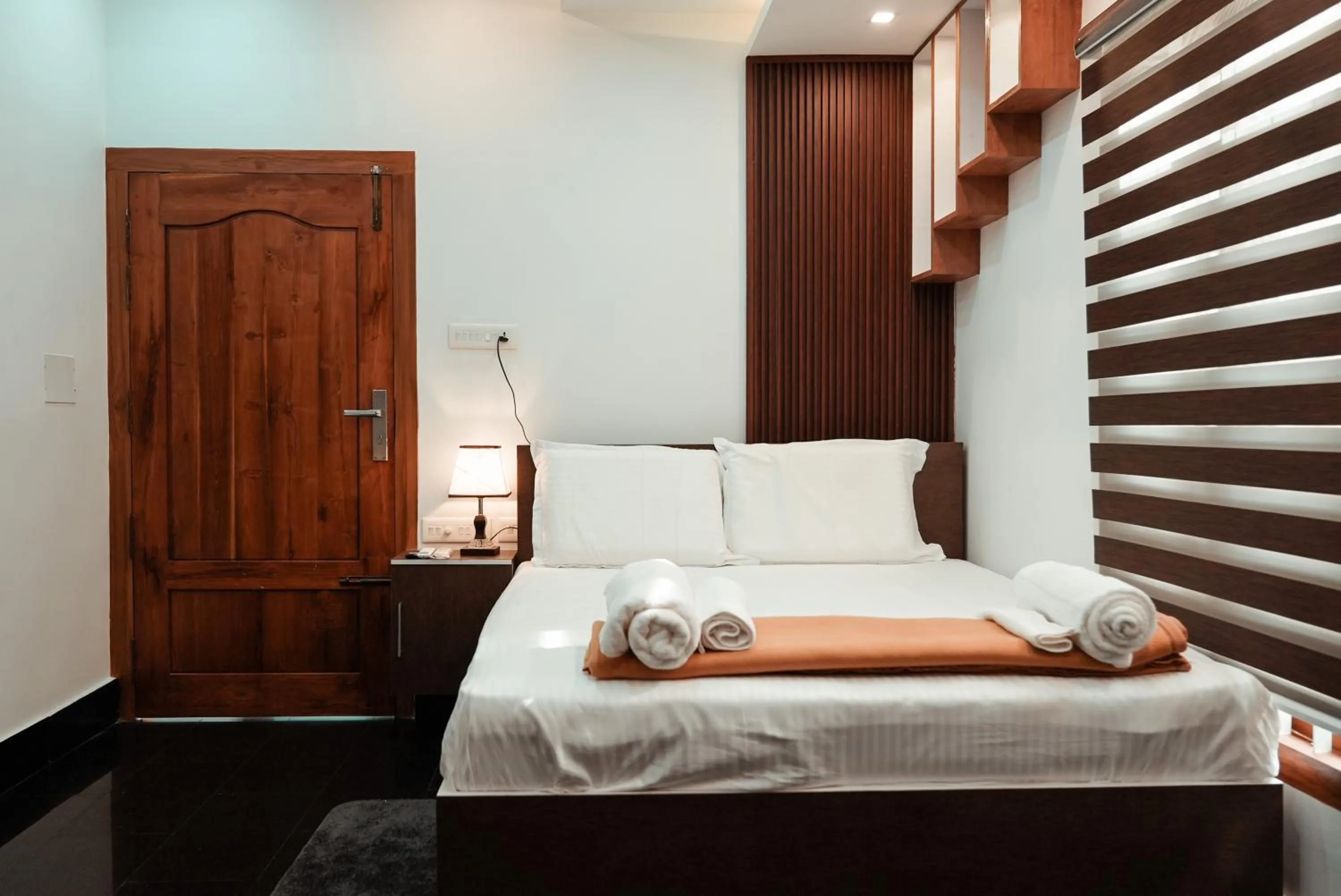 Bed in Kalloos Island Backwater Resort