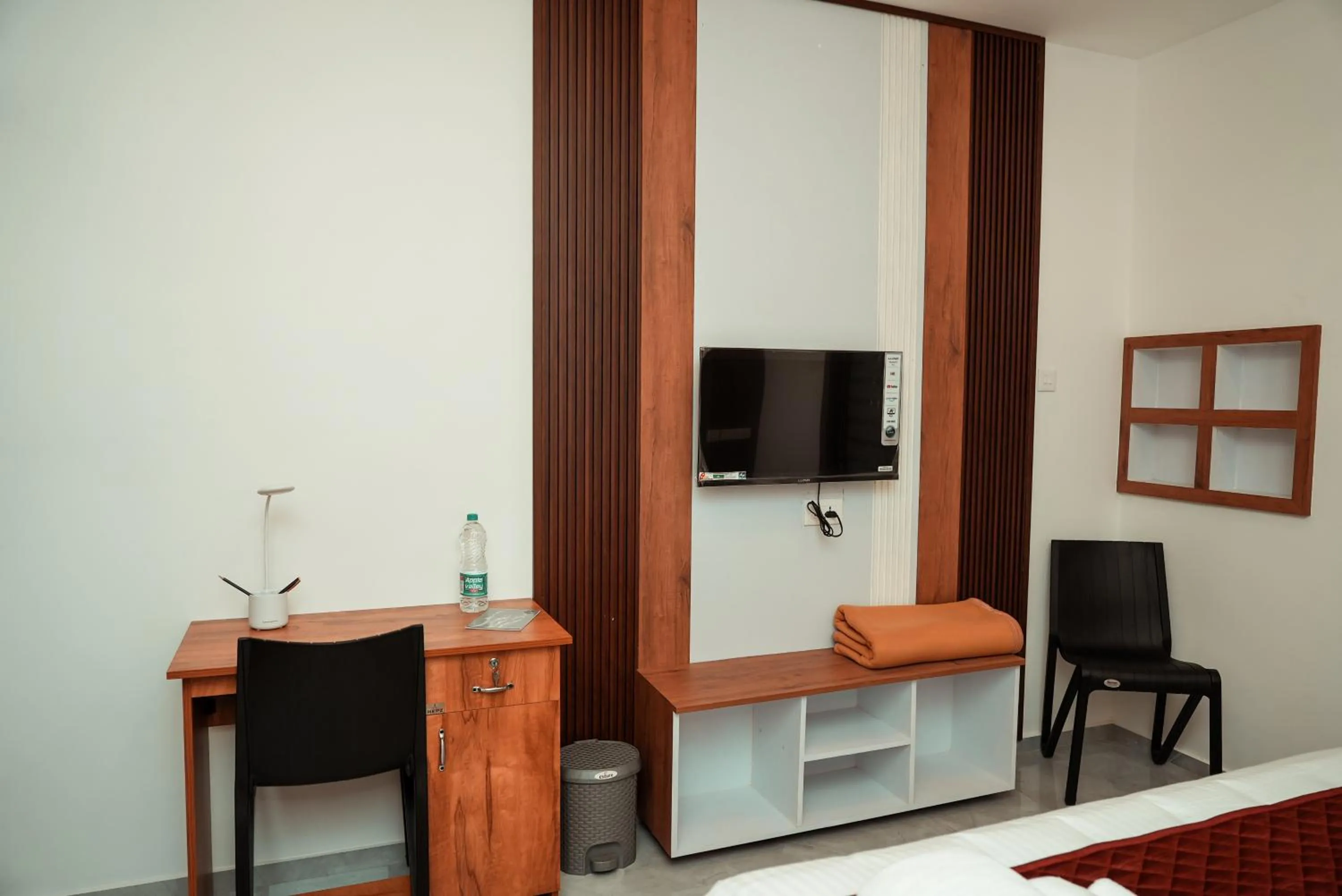 TV and multimedia in Kalloos Island Backwater Resort