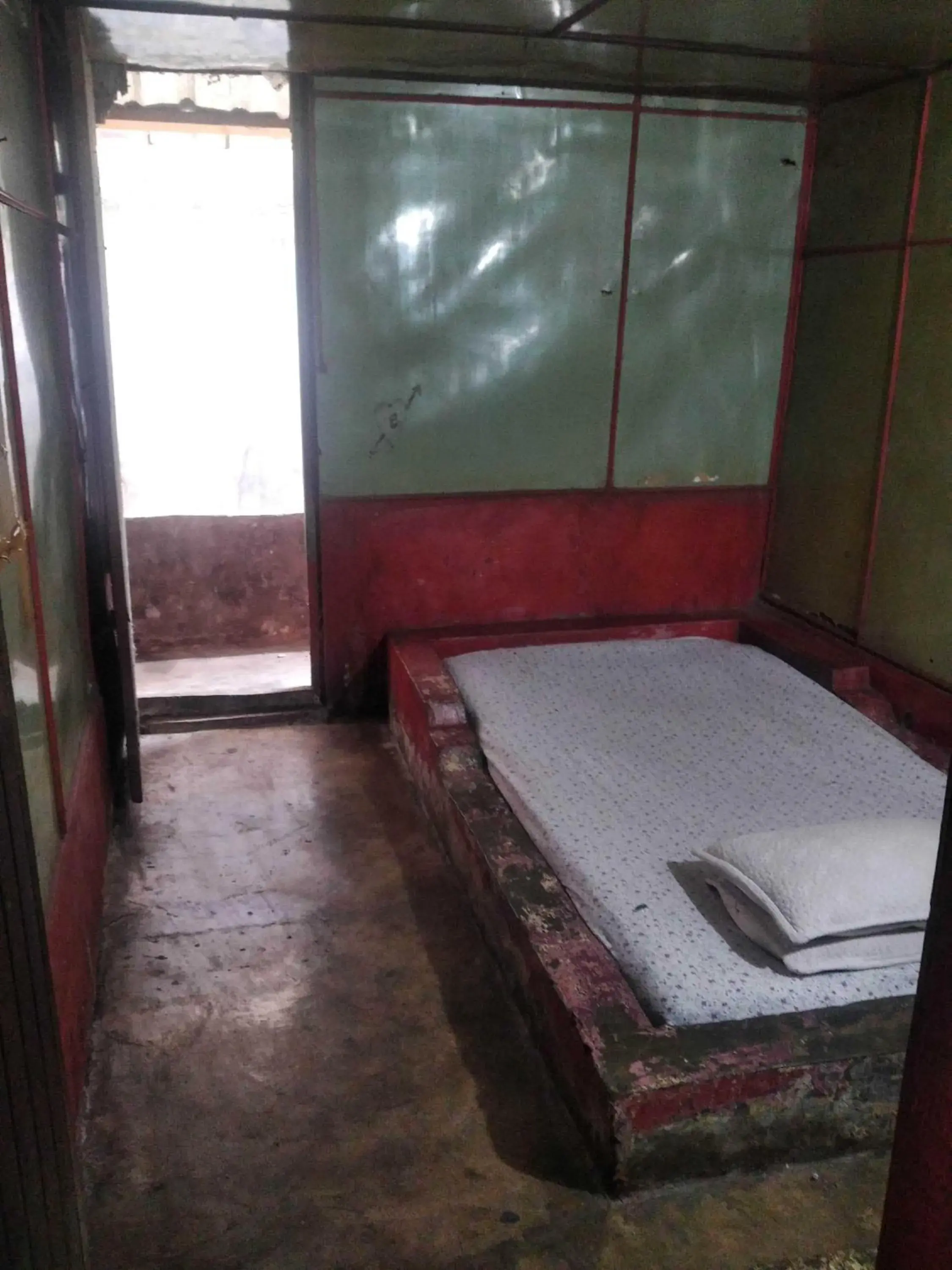 Deluxe King Room in Hotel O Barak Tambunan NearBelawan Port Deluxe King Room in Hotel O Barak Tambunan NearBelawan Port