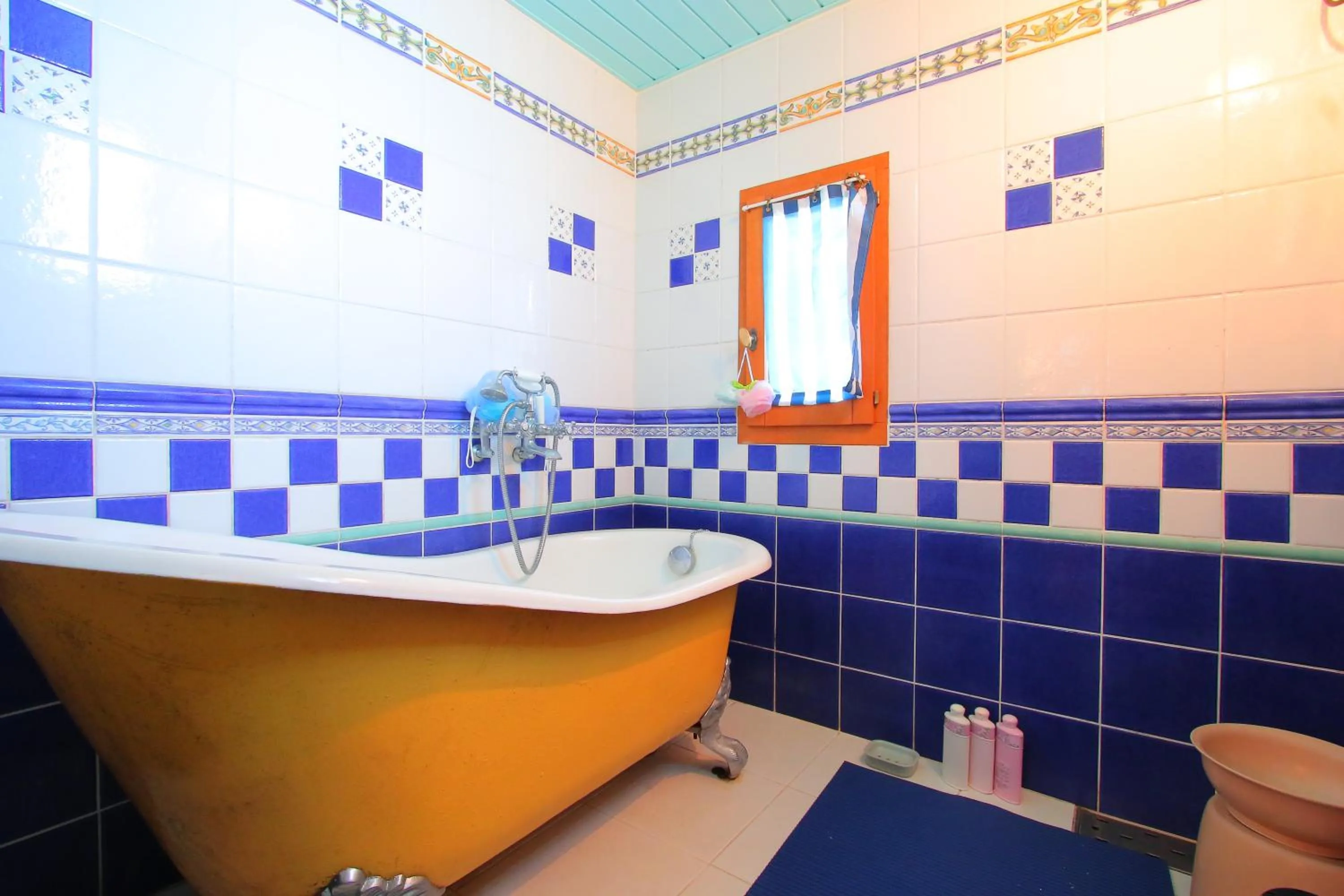 Bath in Auberge Koyama