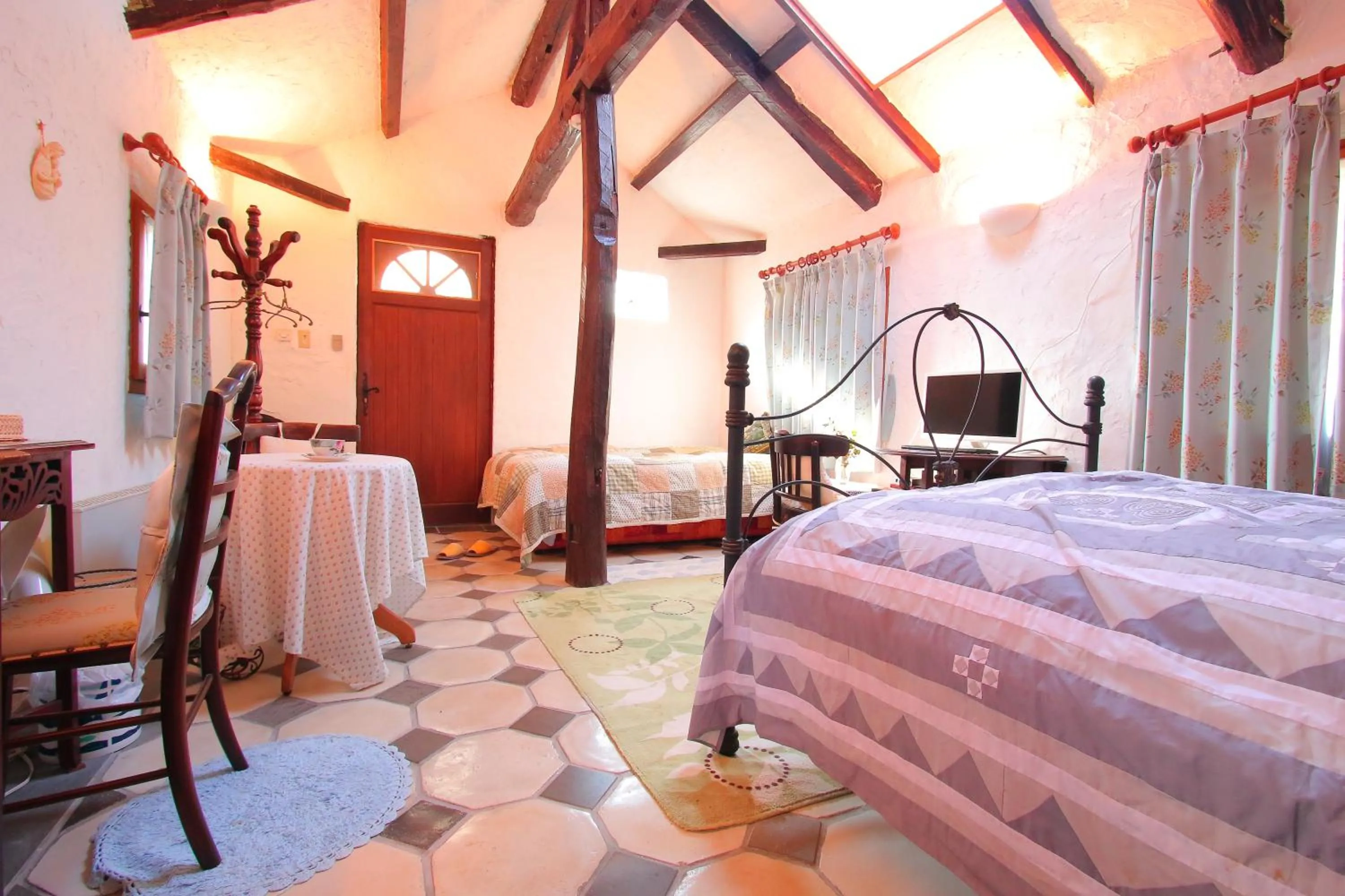 Bedroom, Bed in Auberge Koyama