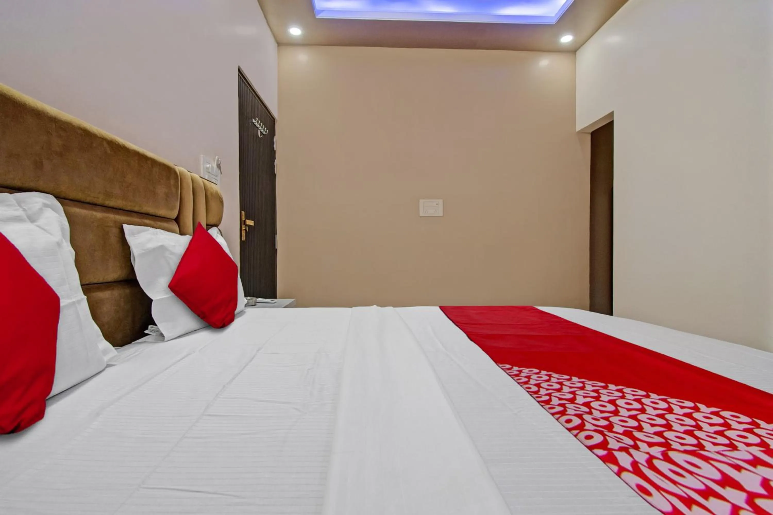 Bedroom, Bed in Hotel O Hotel Krishna Palace