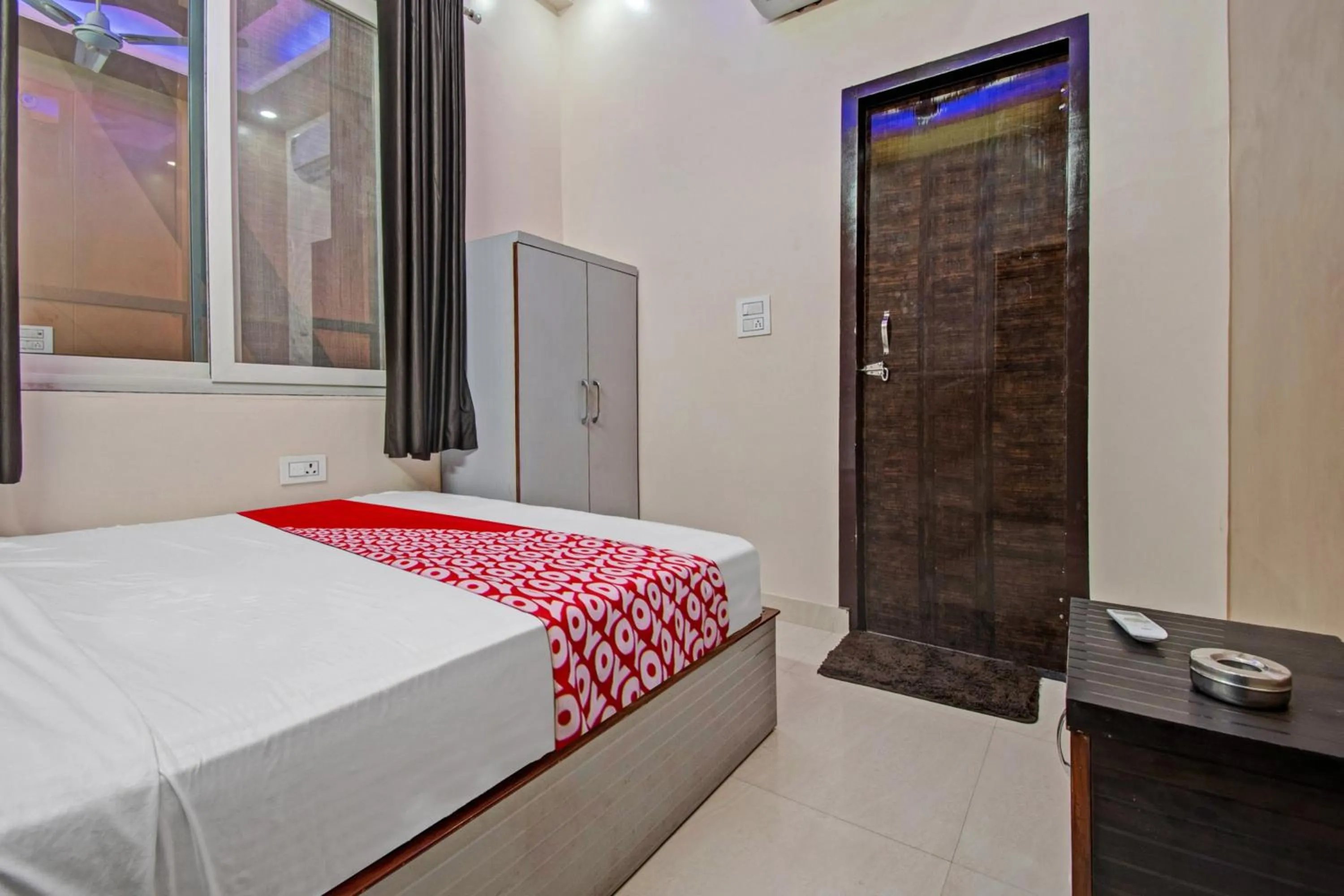 Bedroom, Bed in Hotel O Hotel Krishna Palace