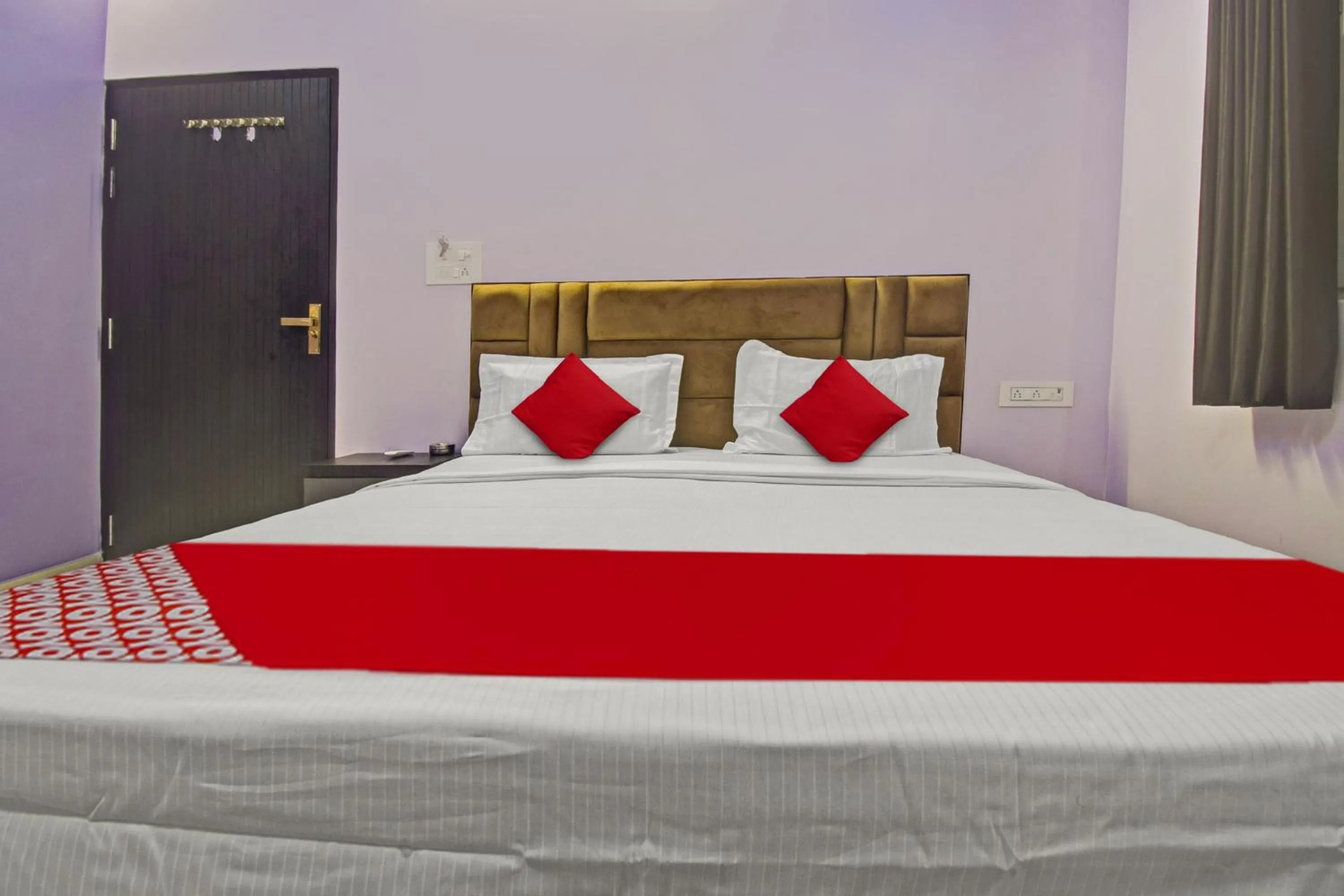 Bedroom, Bed in Hotel O Hotel Krishna Palace