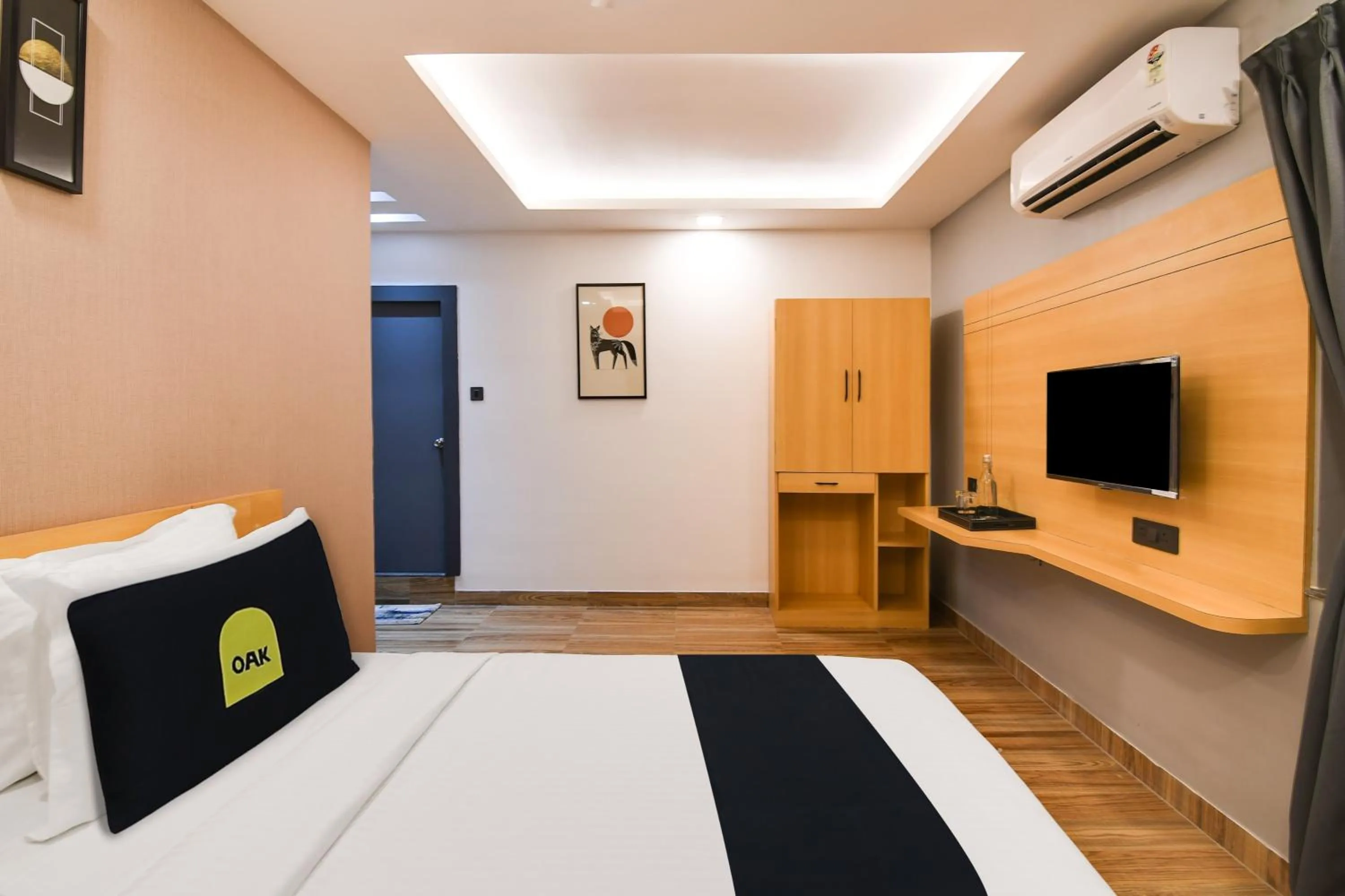 Bedroom, Bed in Townhouse Oak Ecstasy