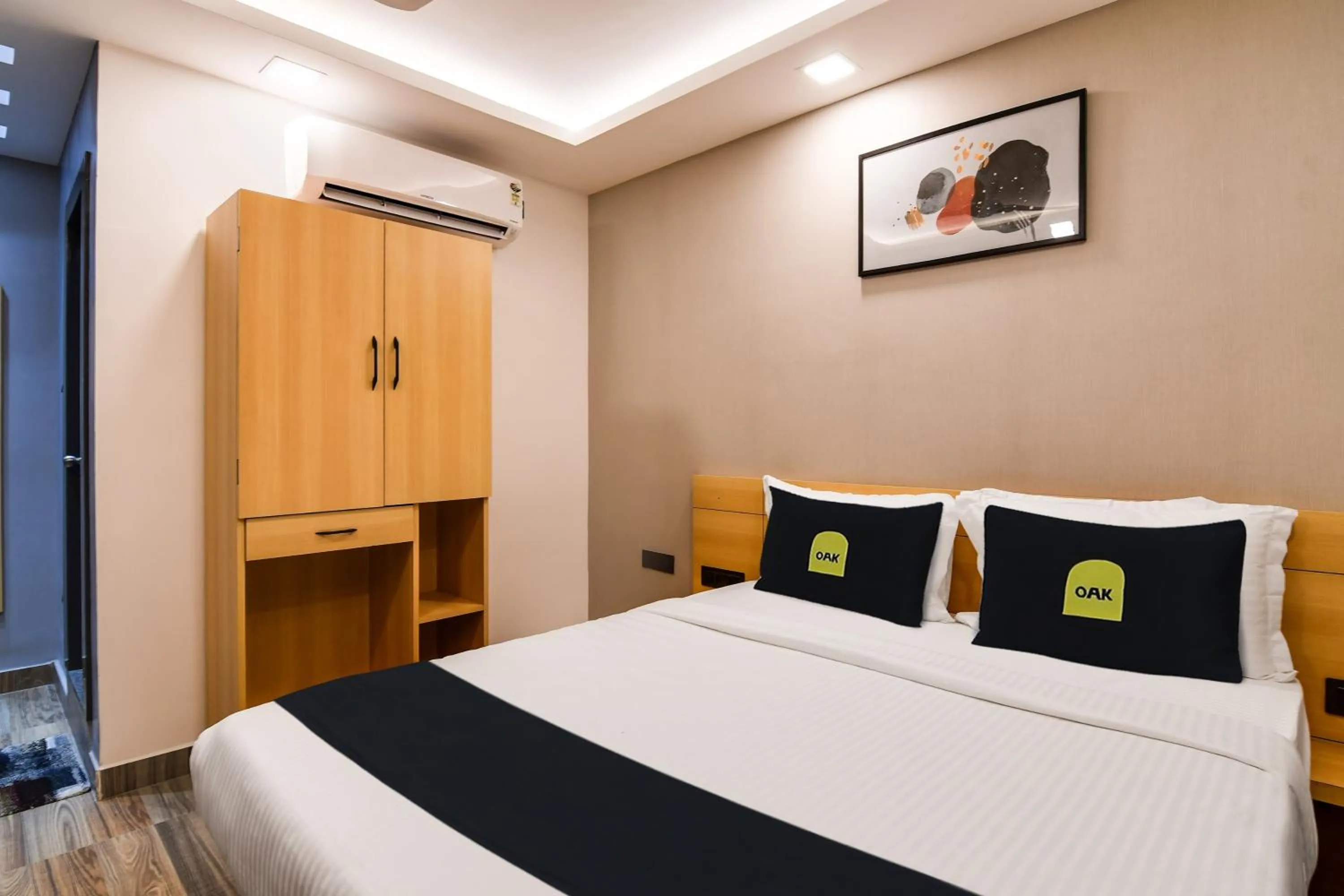 Bedroom, Bed in Townhouse Oak Ecstasy