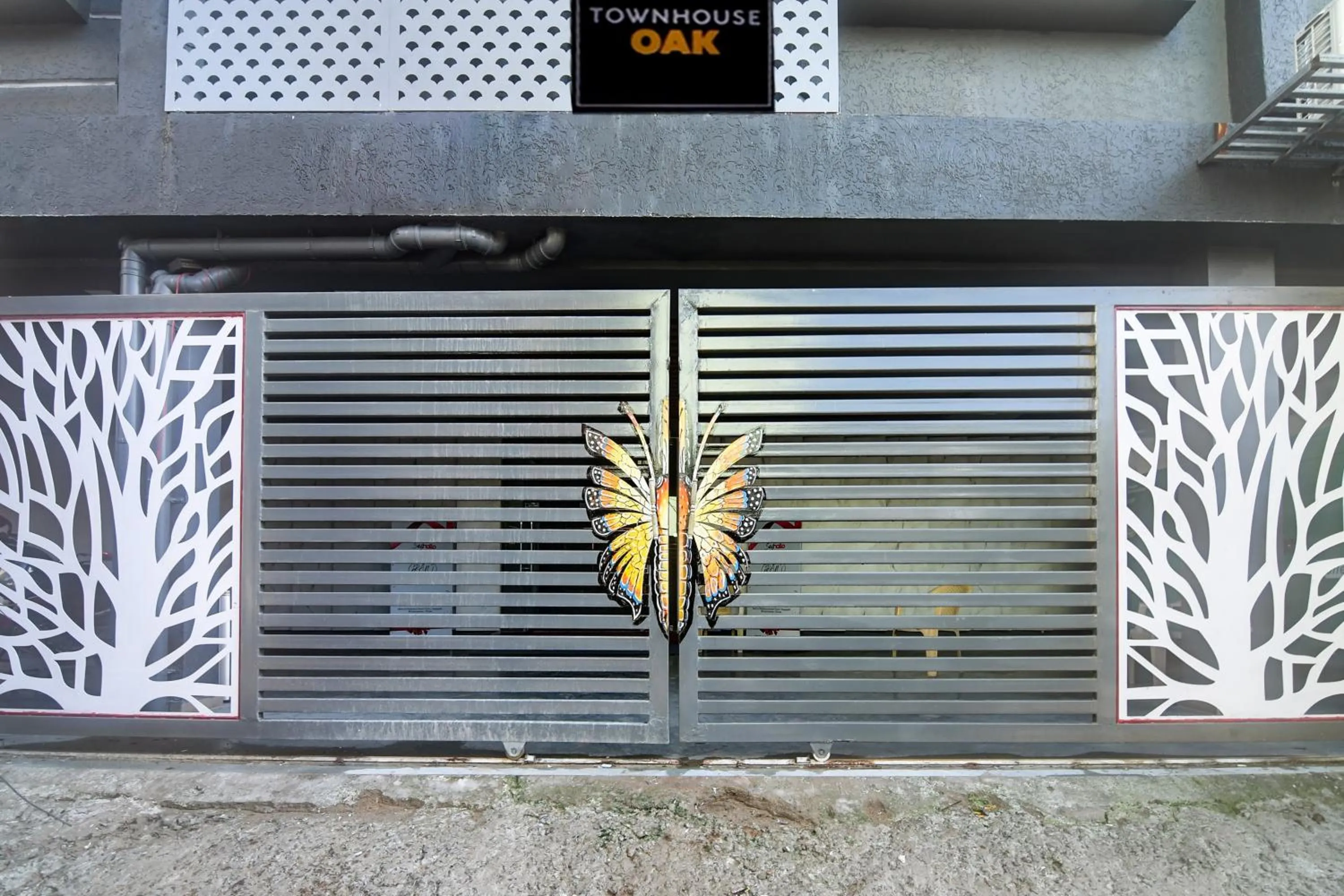 Facade/entrance in Townhouse Oak Ecstasy