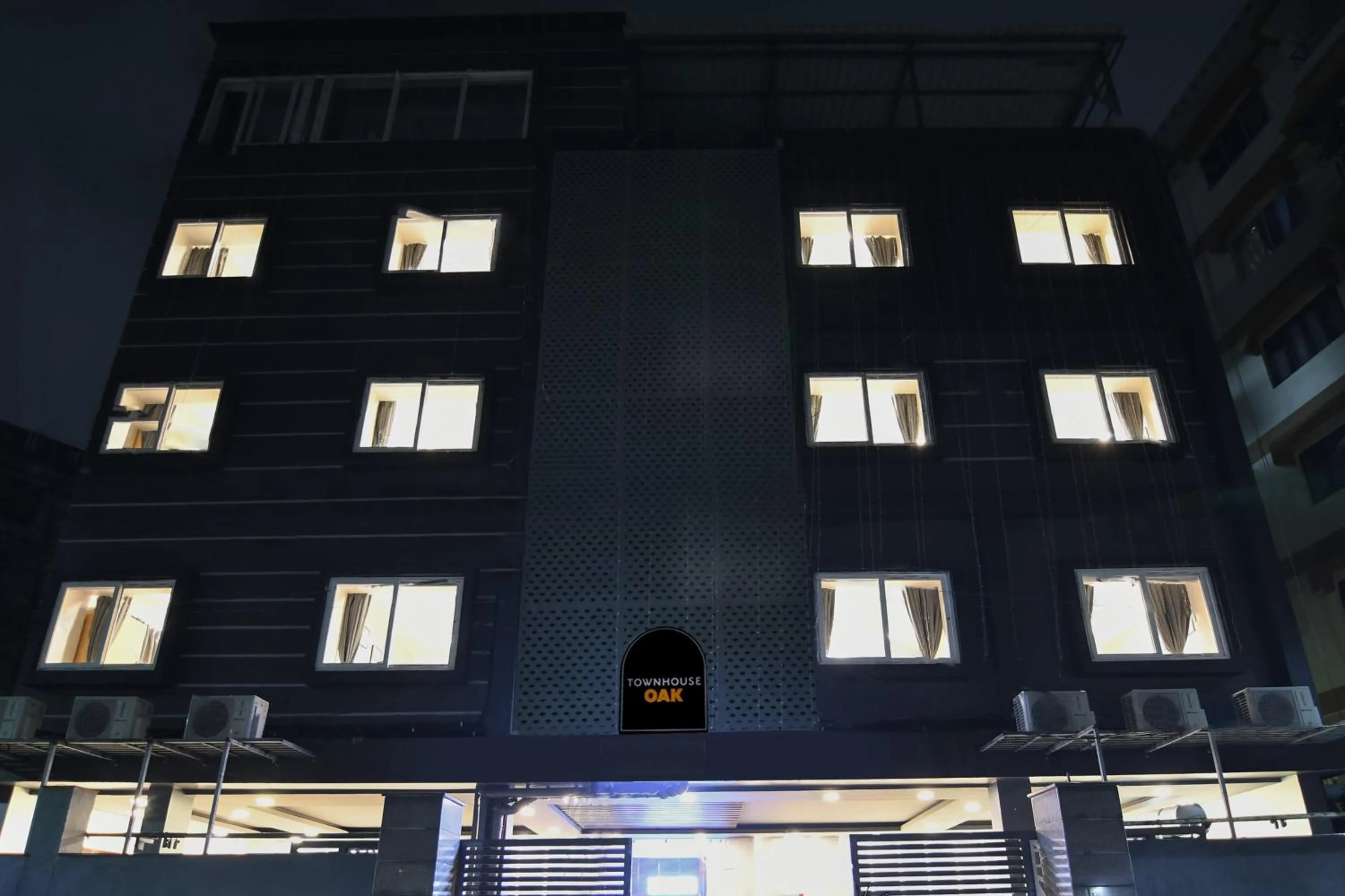 Facade/entrance in Townhouse Oak Ecstasy