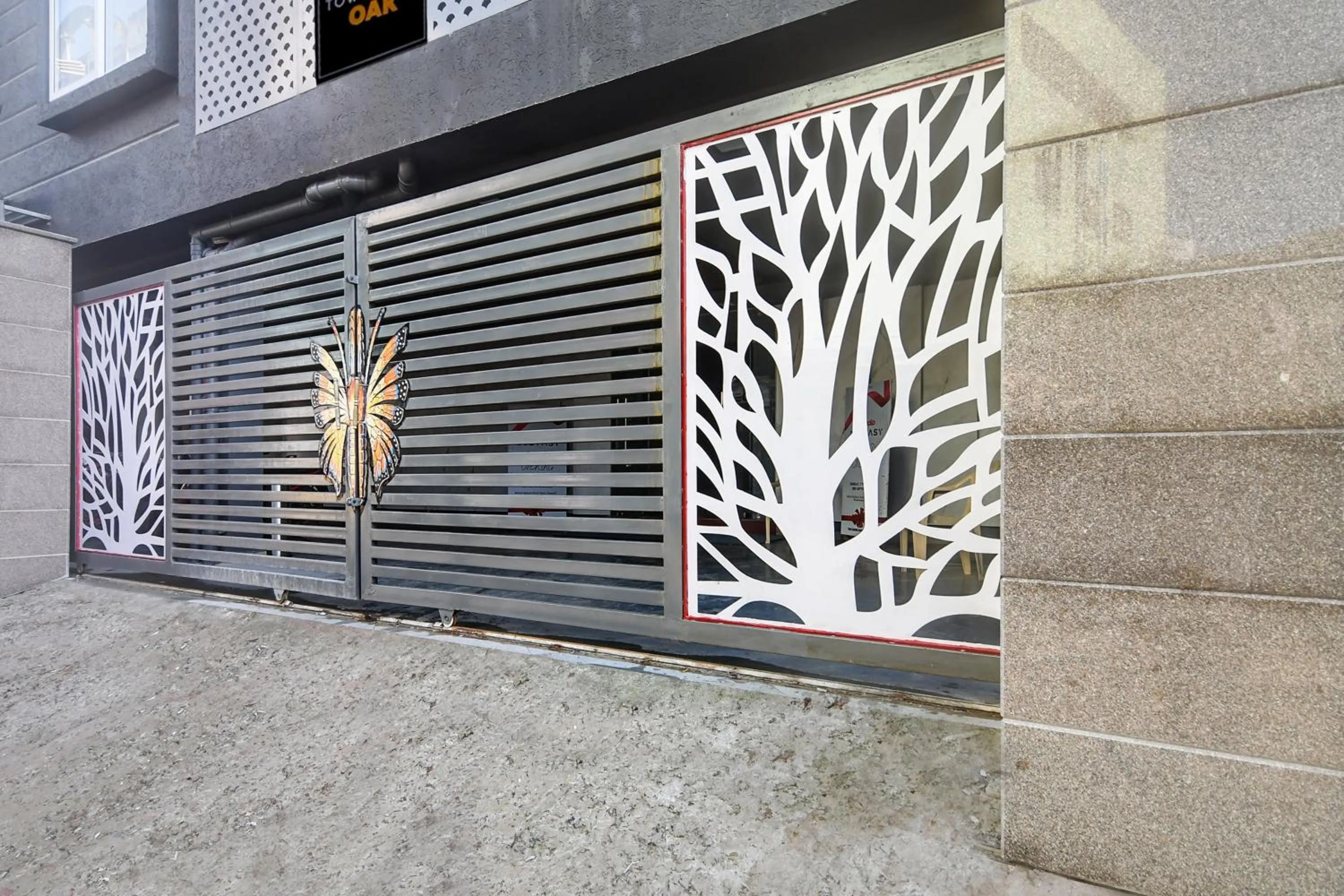 Facade/entrance in Townhouse Oak Ecstasy