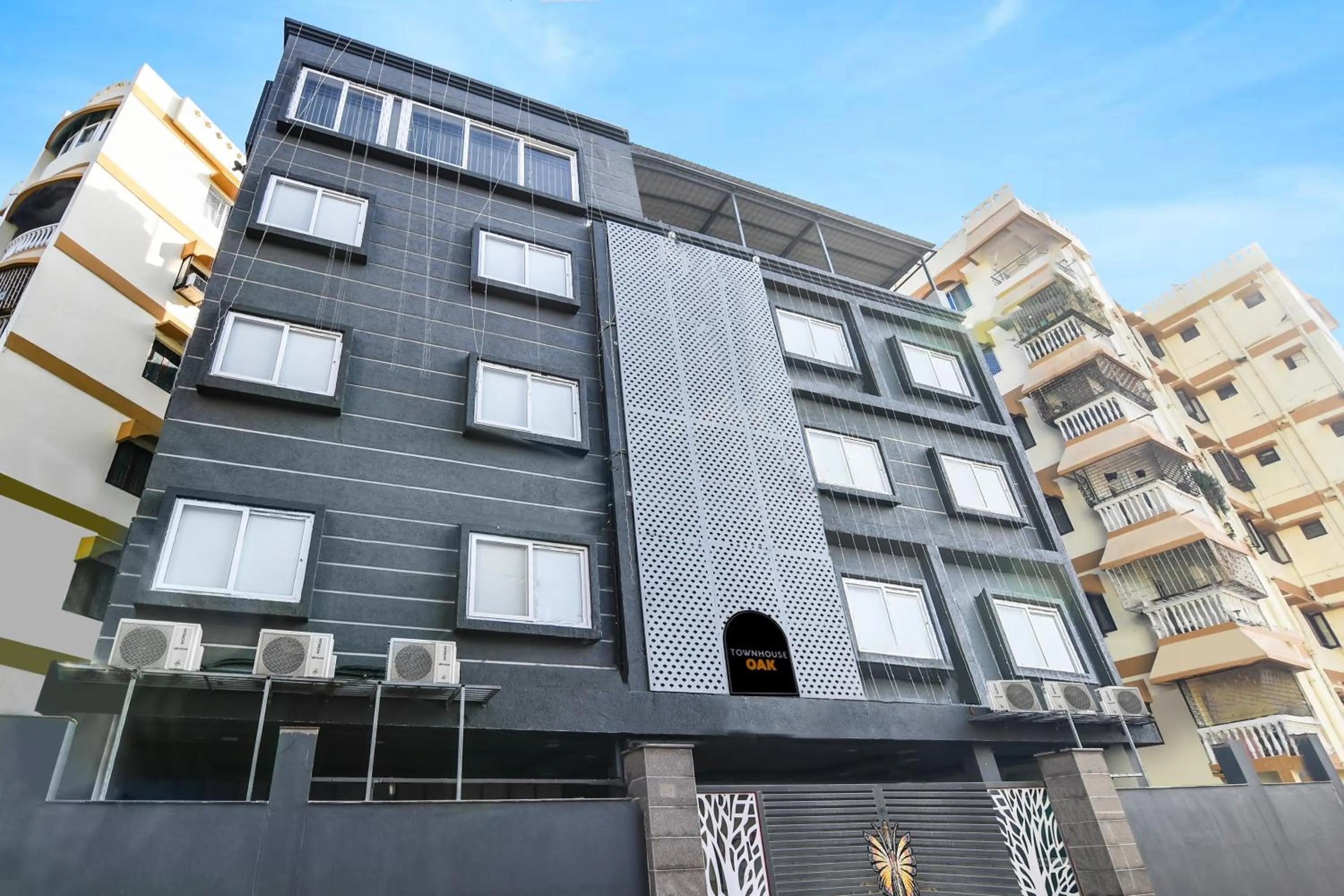 Facade/entrance in Townhouse Oak Ecstasy