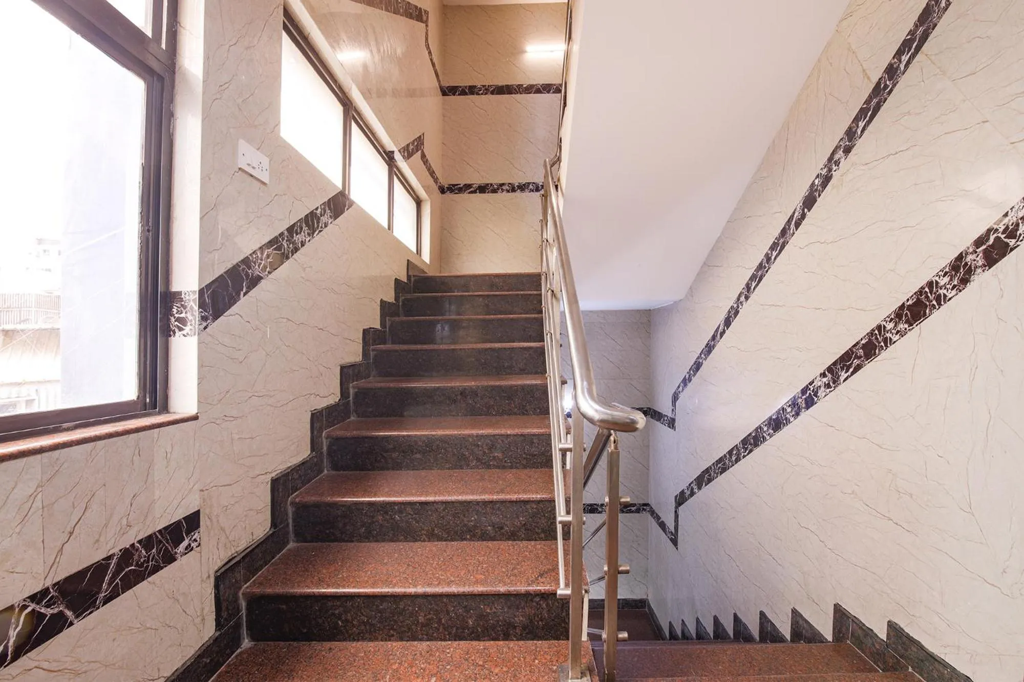 Lobby or reception in Via Le Royal Inn