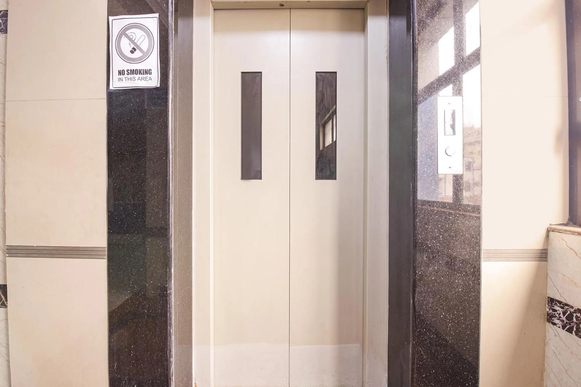 elevator in Via Le Royal Inn