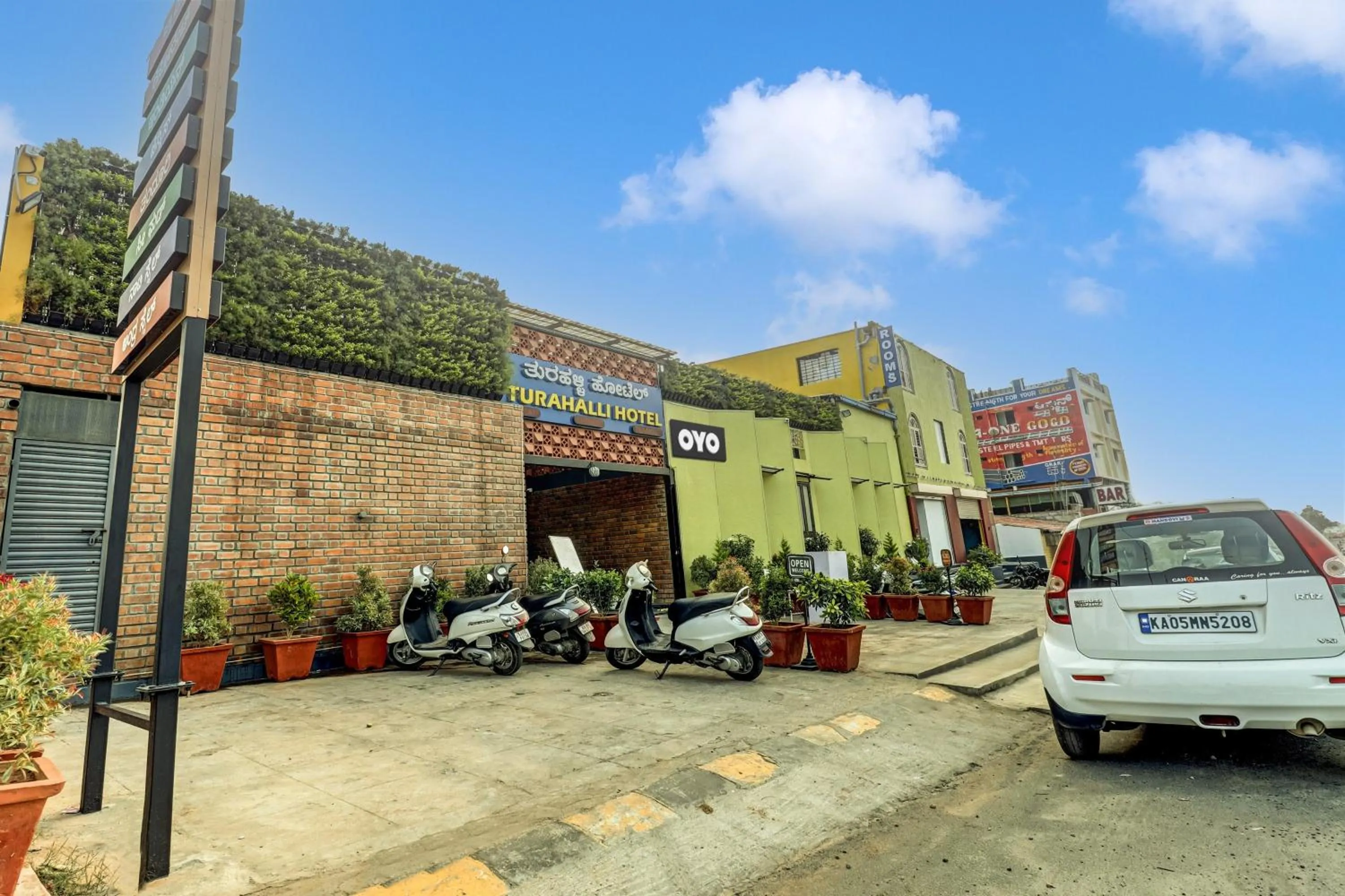 Facade/entrance in Hotel O Turahalli