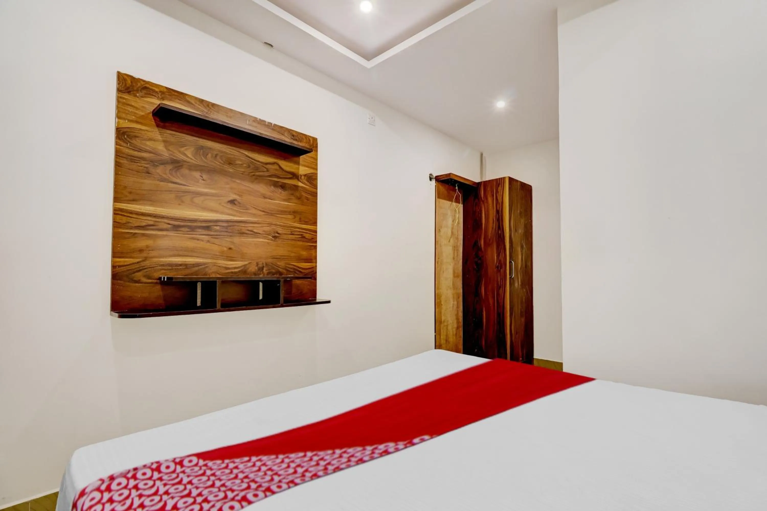 Bedroom, Bed in Hotel O Turahalli