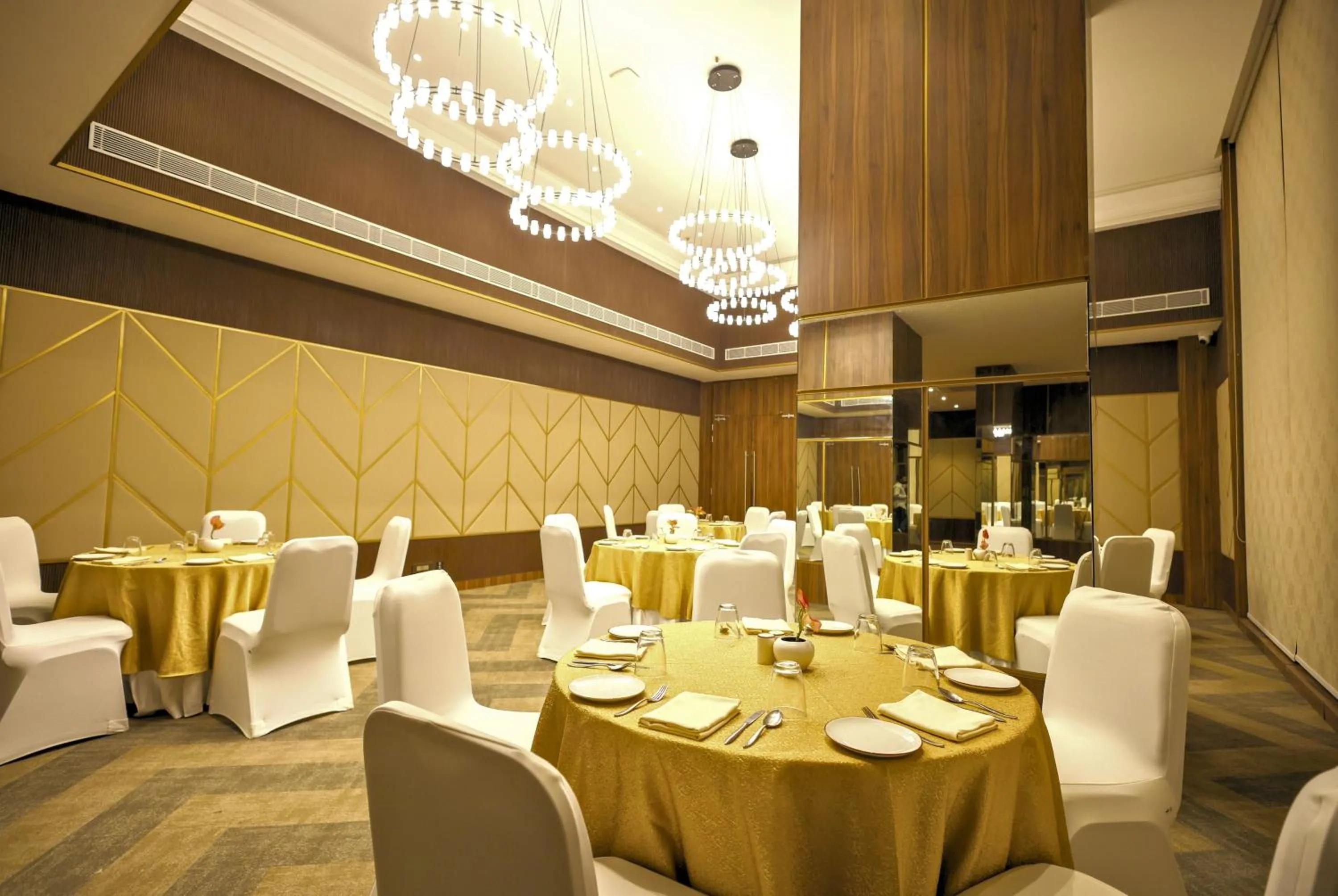 Banquet/Function facilities in Rhythm Gurugram Hotel & Suites, Sohna Road