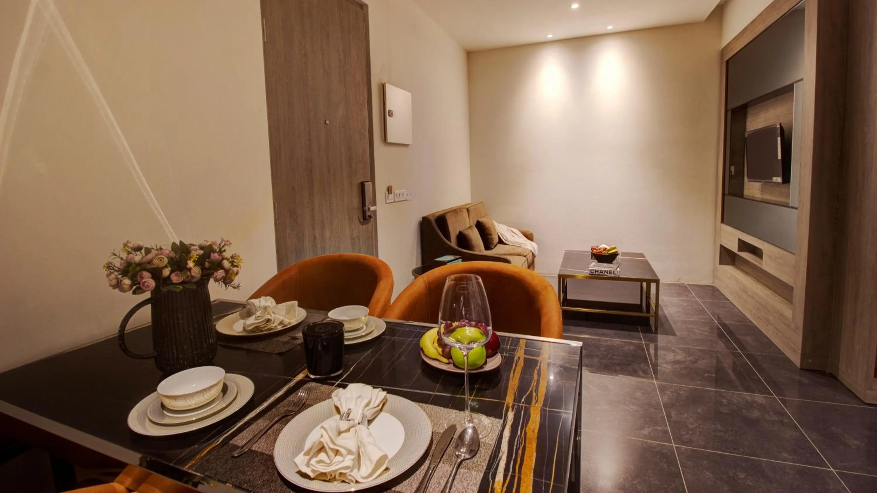 Dining area in Rhythm Gurugram Hotel & Suites, Sohna Road