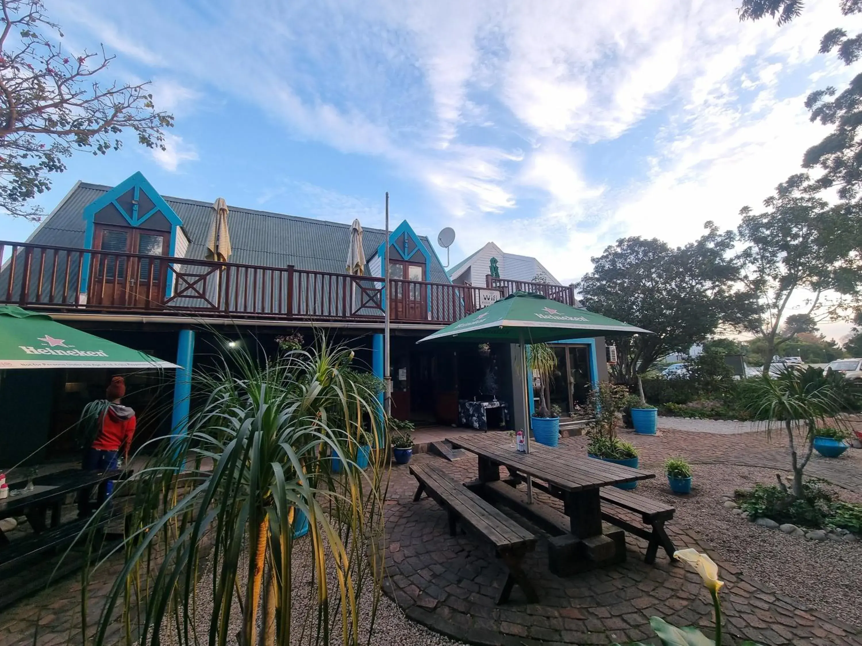 Tiffanys B & B, Tiffanys B & B,