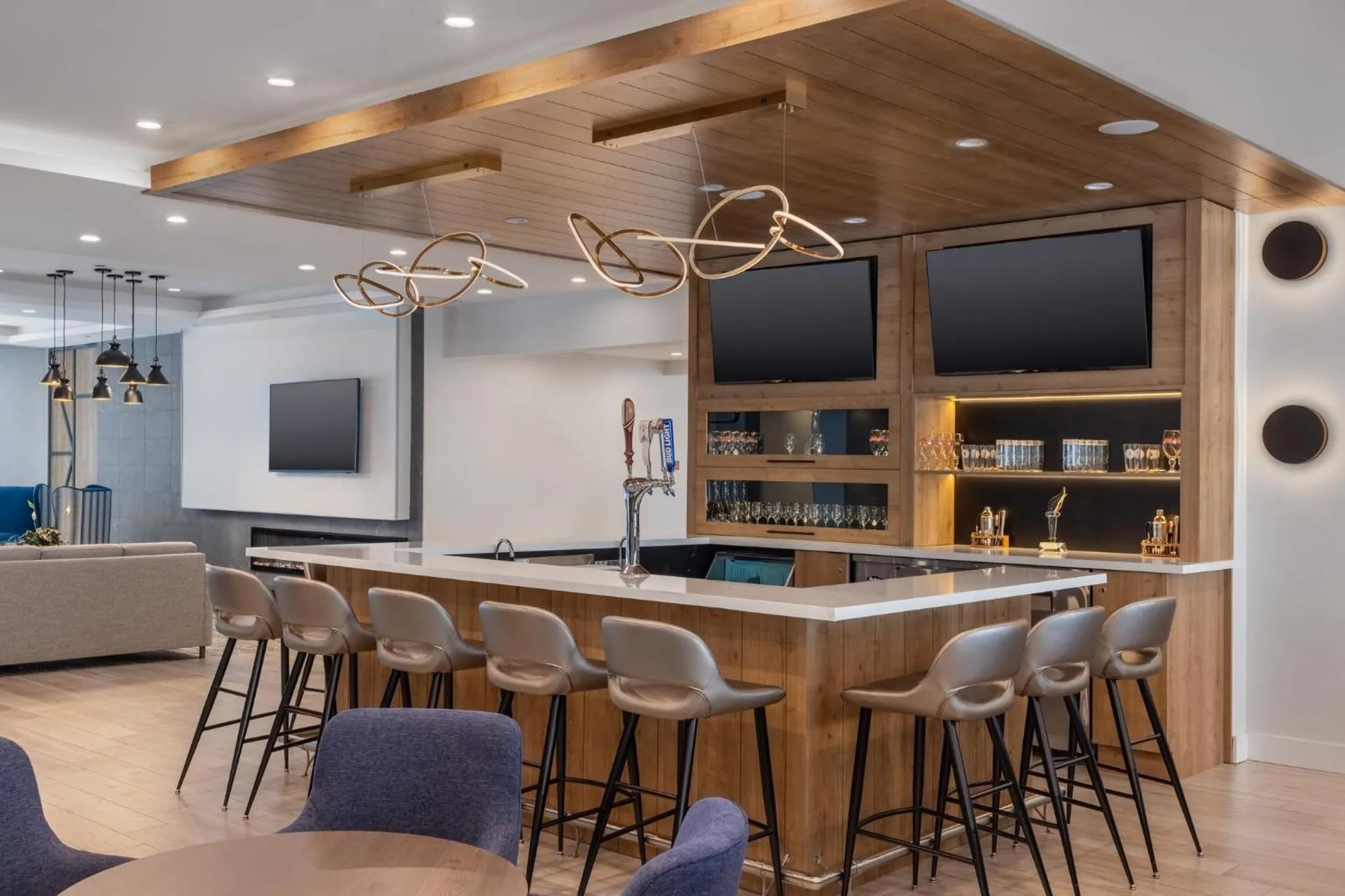 Lounge or bar in Staybridge Suites Port Elgin by IHG