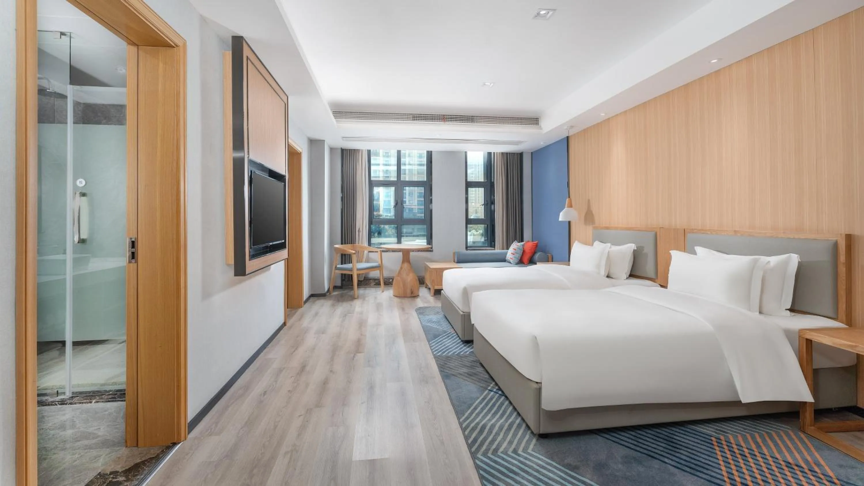 Photo of the whole room, Bed in Holiday Inn Express Huangshi Cihu Lake by IHG