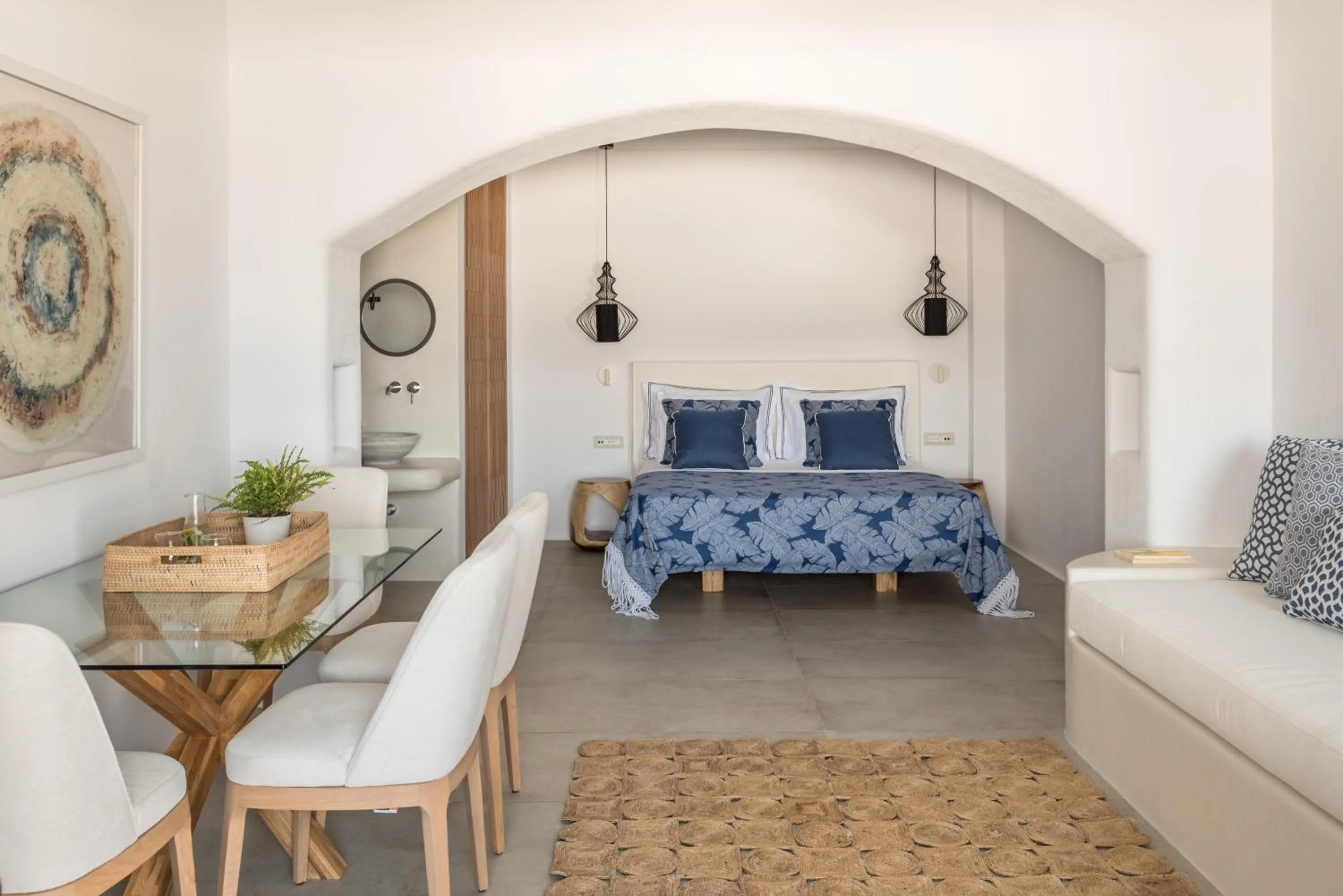 Shower, Bed in Virtu on the Hill