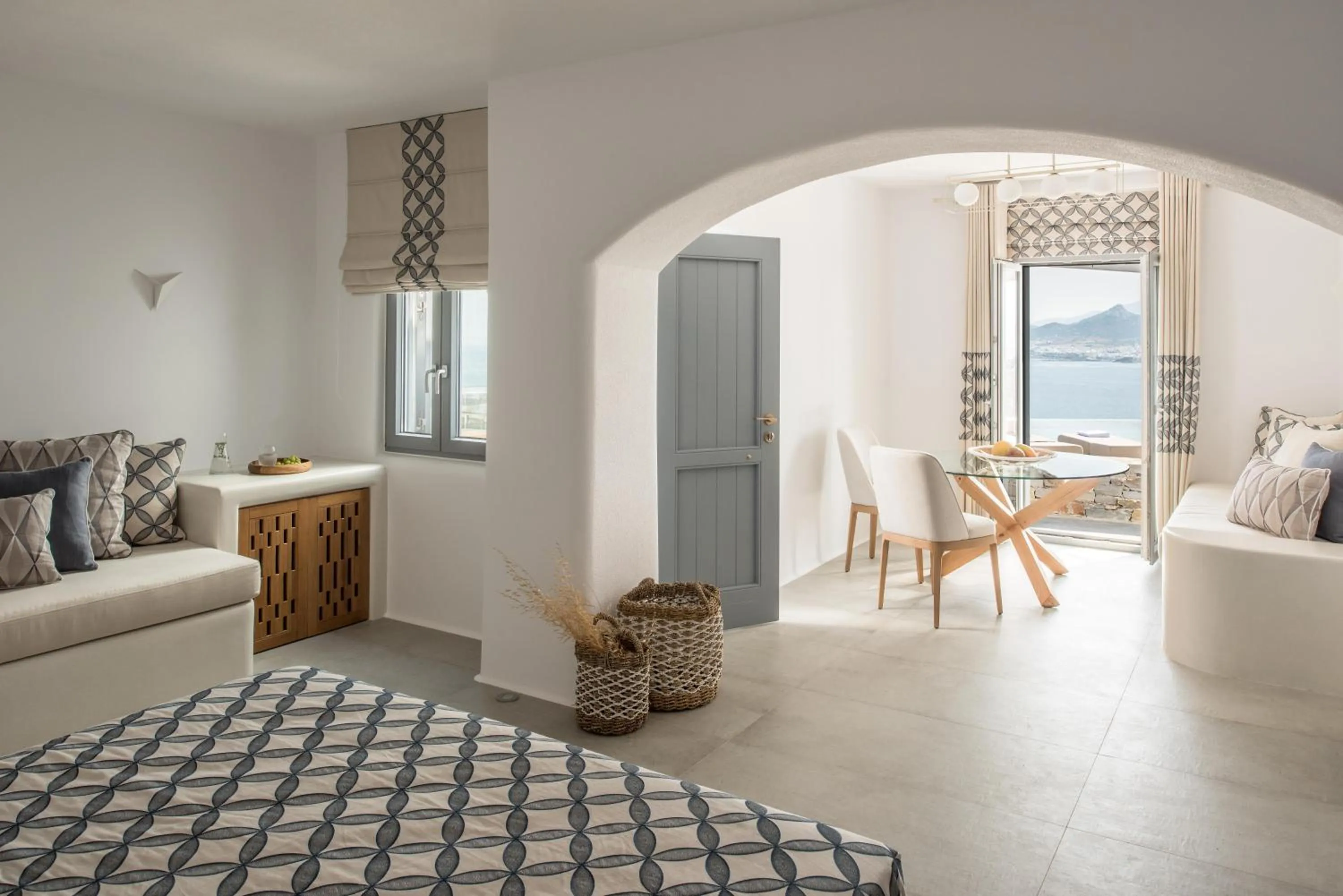 Shower, Bed in Virtu on the Hill