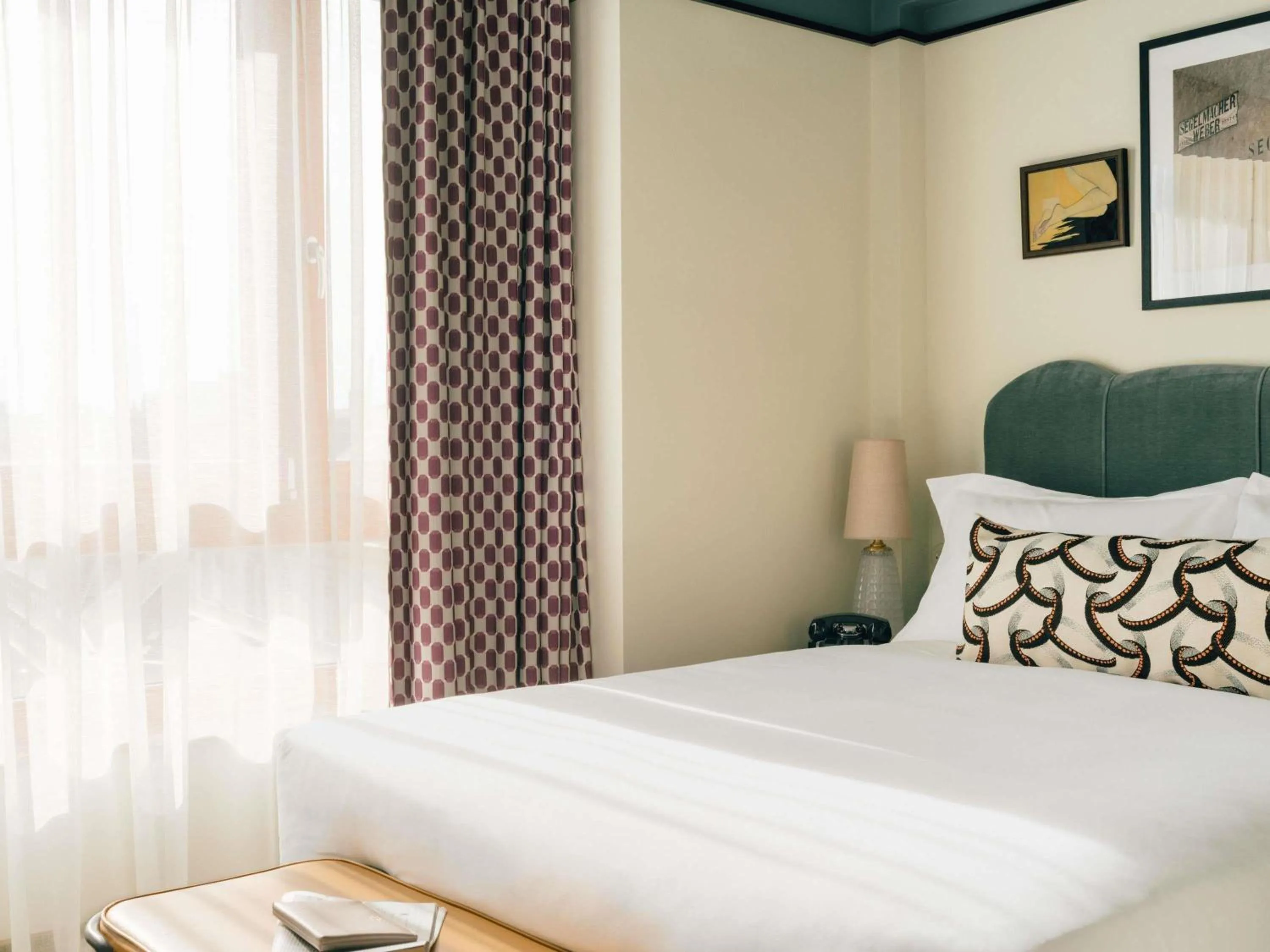 Bedroom, Bed in The Hoxton Vienna