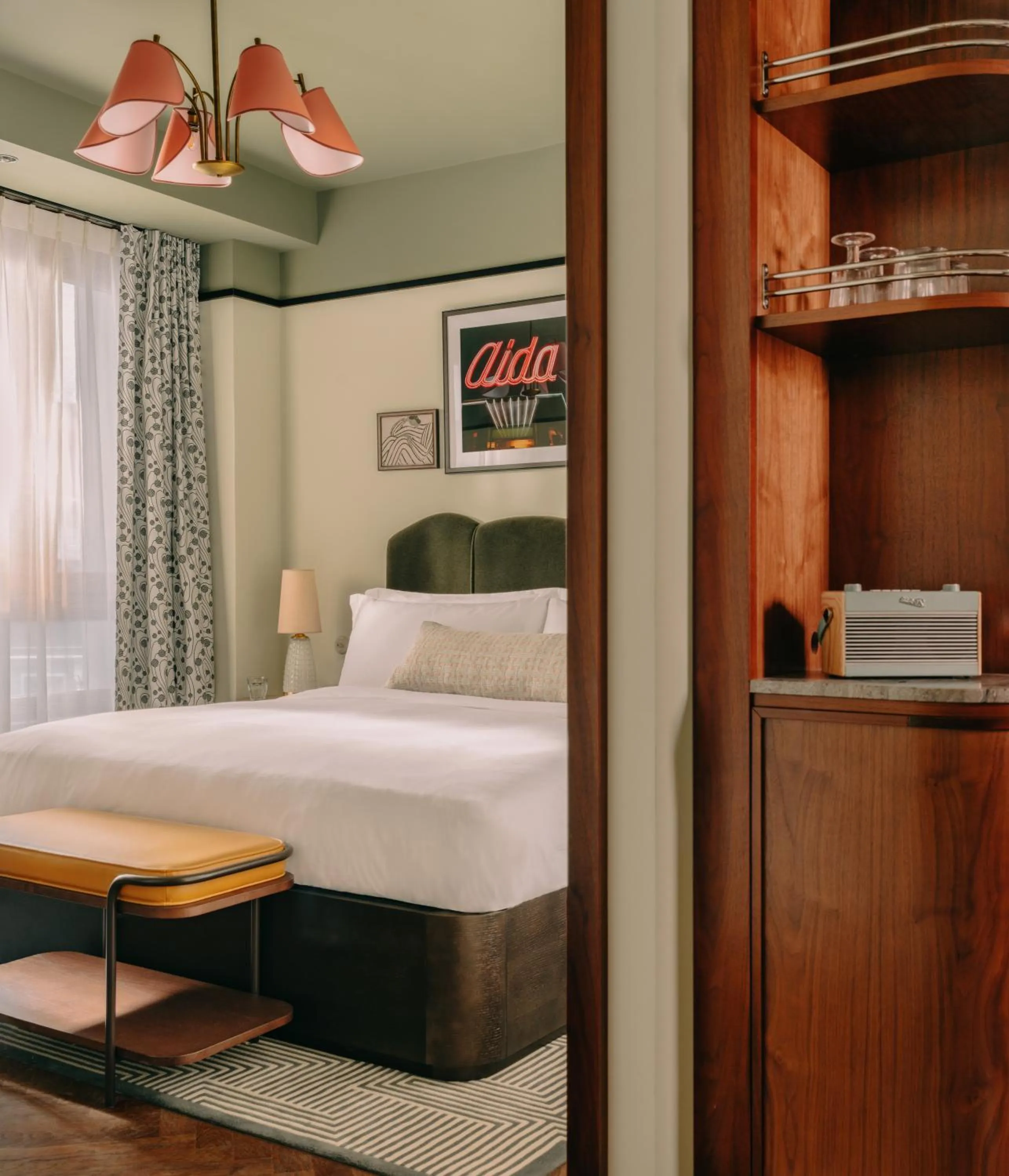 Photo of the whole room, Bed in The Hoxton Vienna