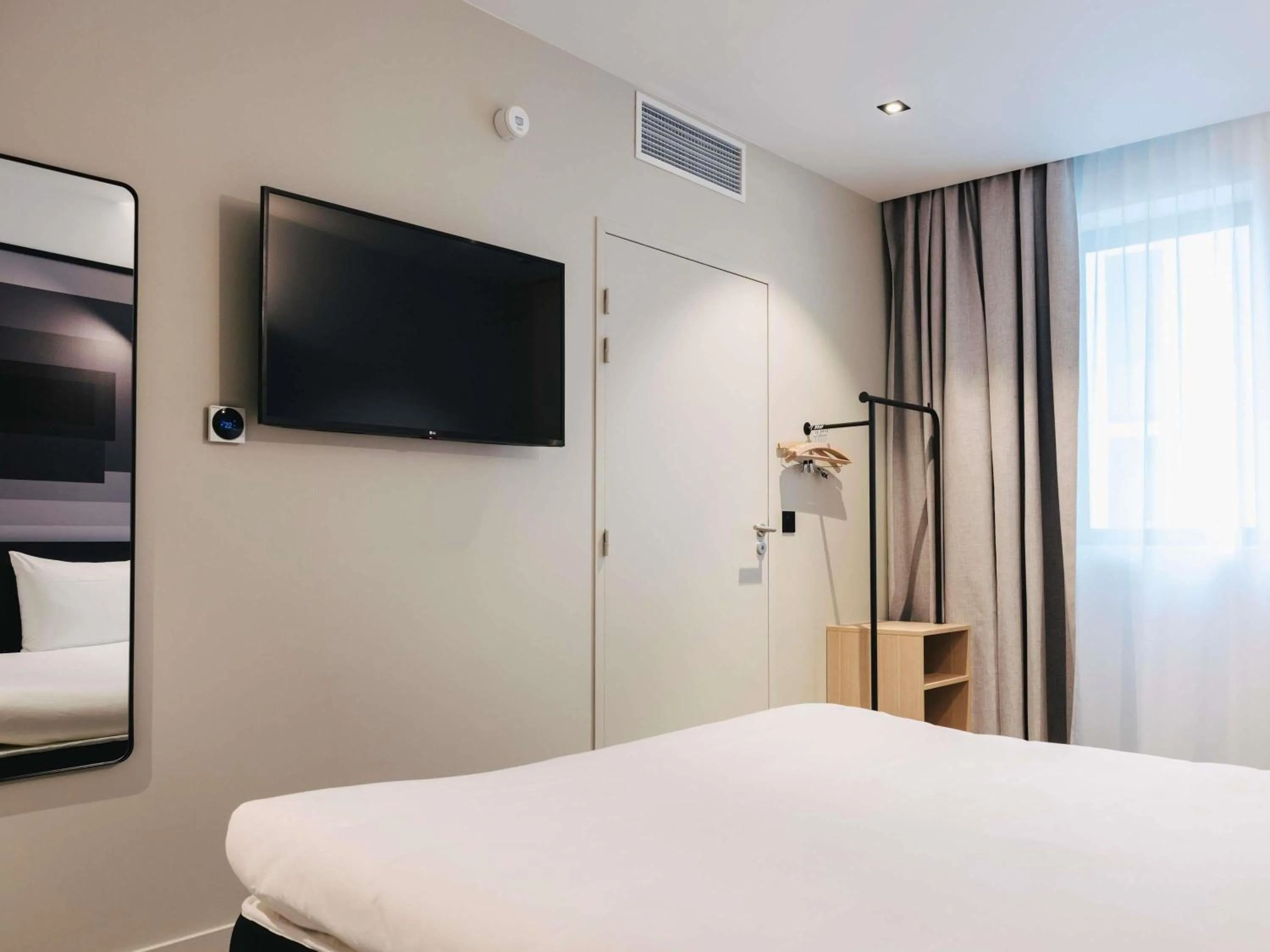 Bedroom, Bed in ibis Rouen Centre Rive Droite Pasteur