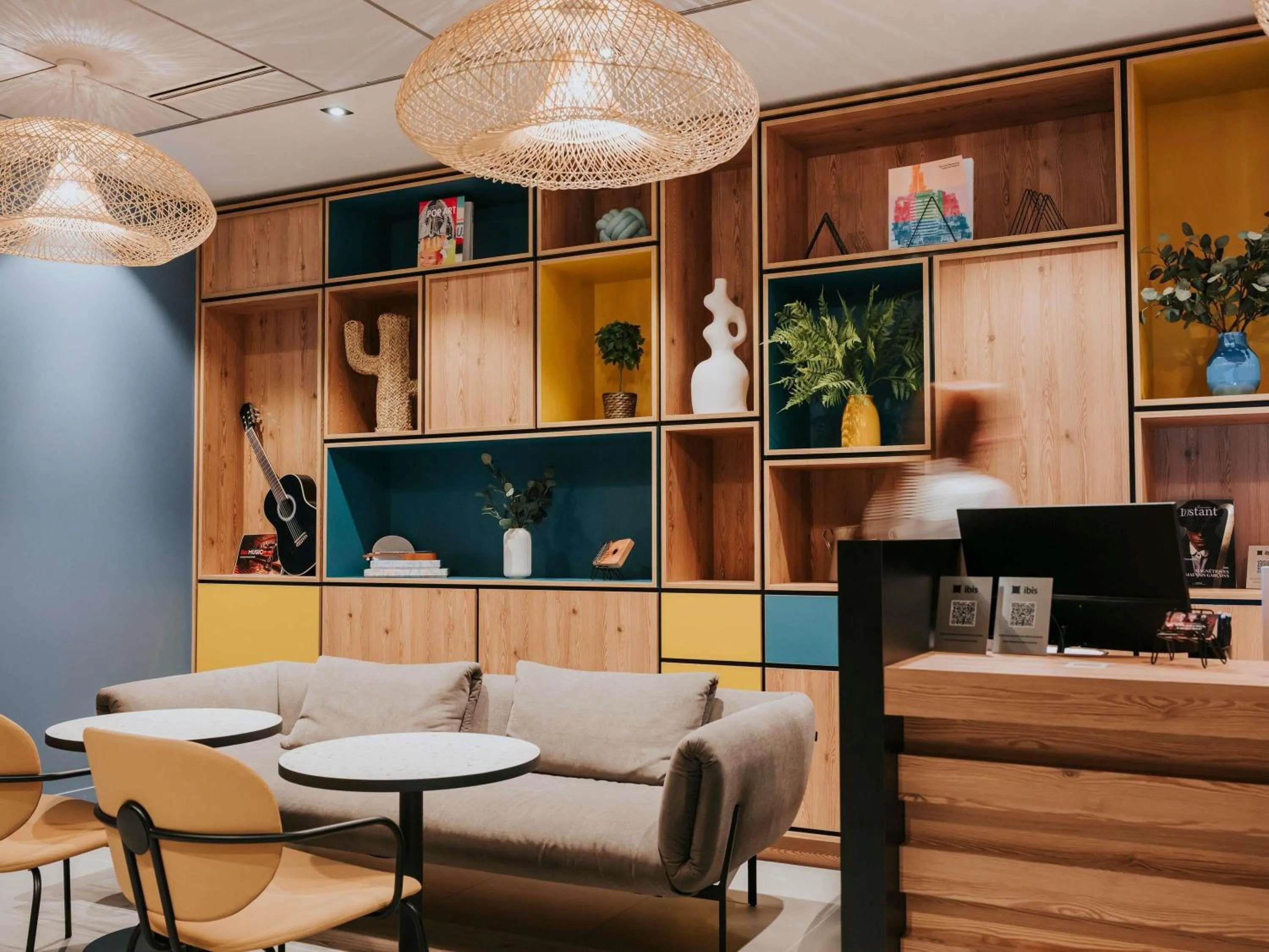 Lounge or bar in ibis Rouen Centre Rive Droite Pasteur